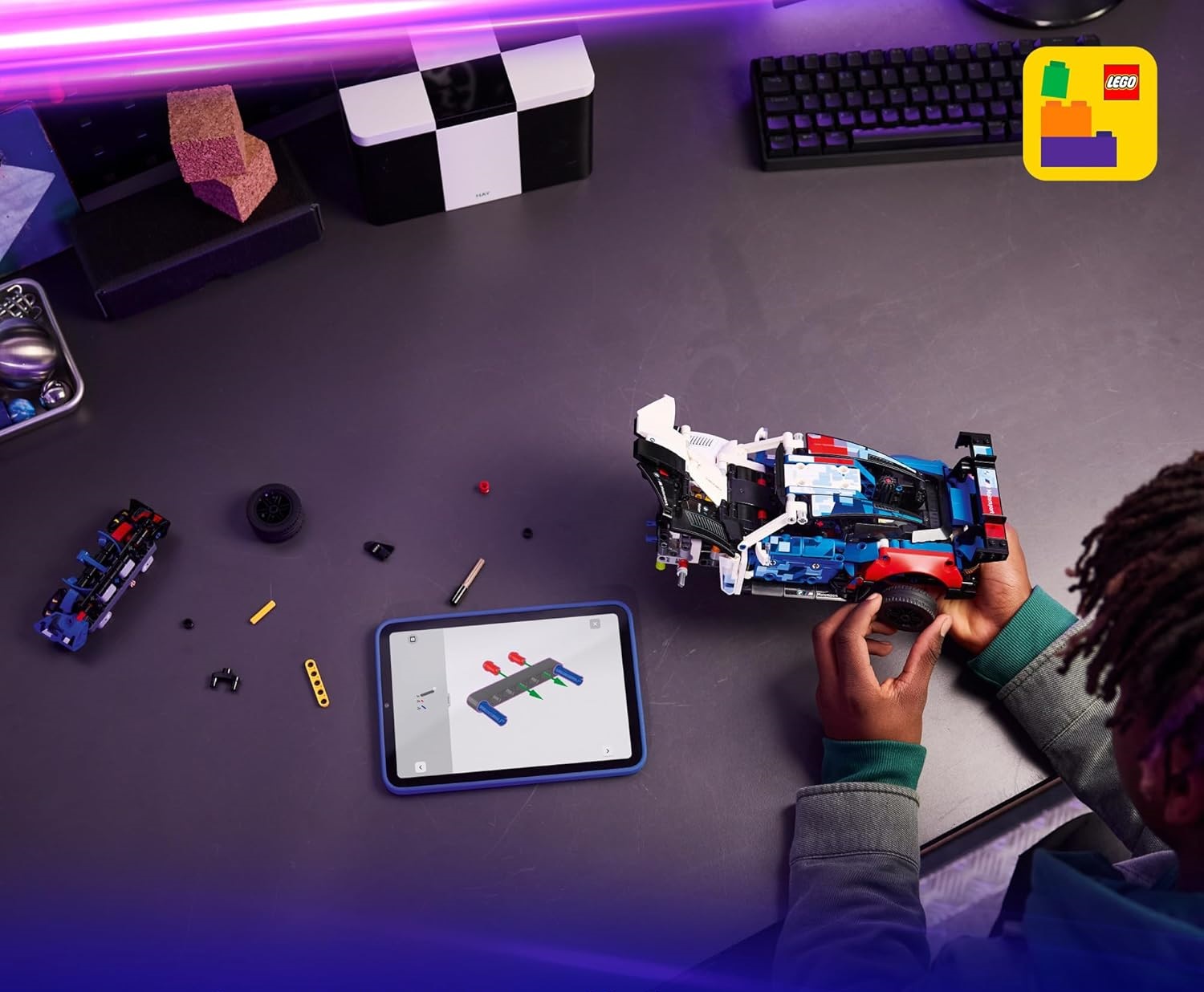 Конструктор LEGO Technic BMW M4 GT3 EVO 747 дет. - фото 6