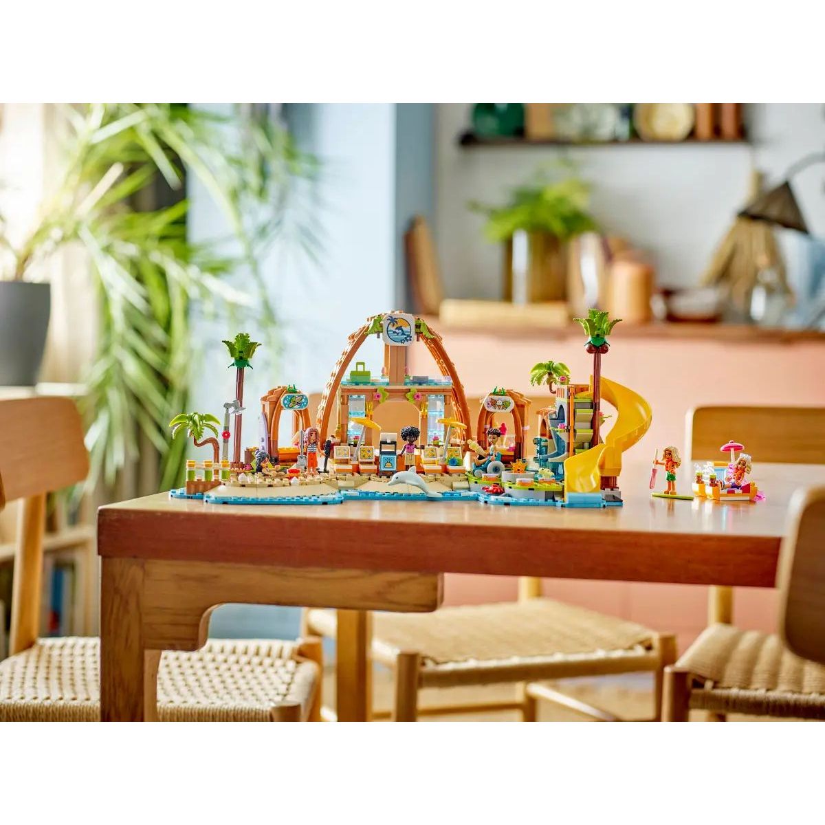 Конструктор LEGO Friends Пляжный курорт 1140 дет. - фото 11