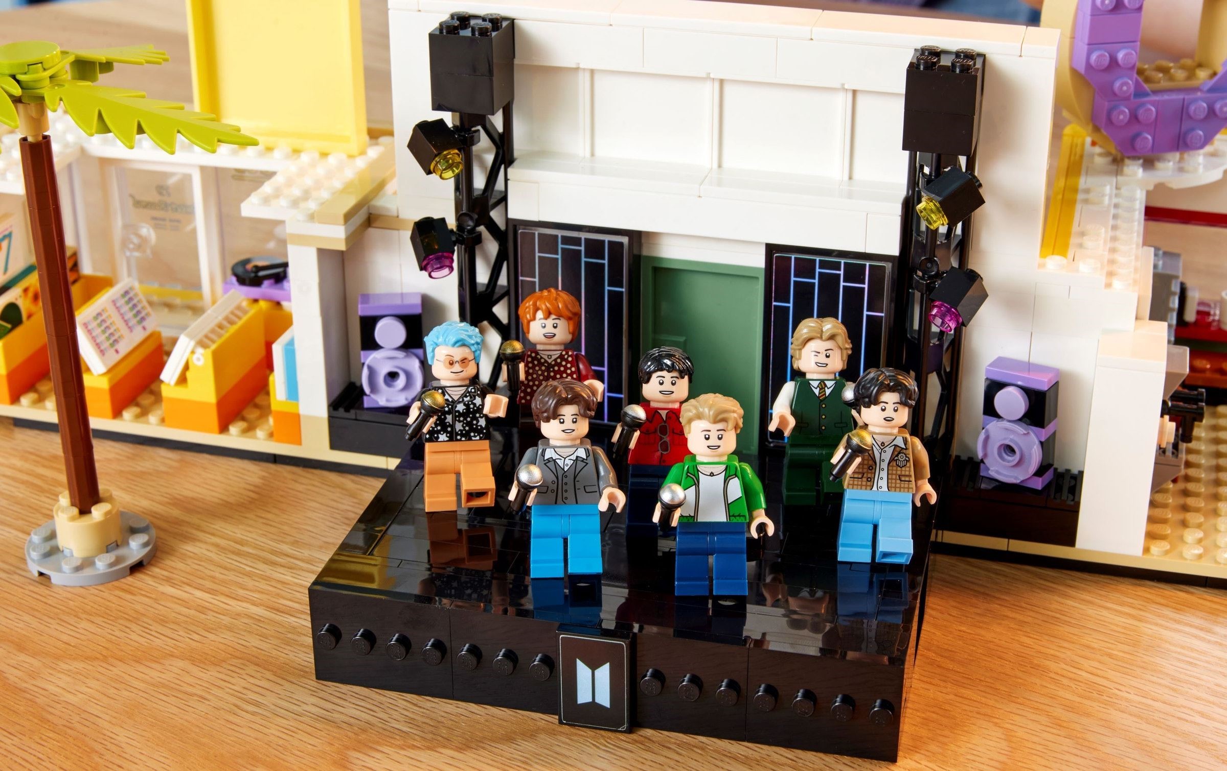 Конструктор LEGO Ideas 21339 749 дет. - фото 6
