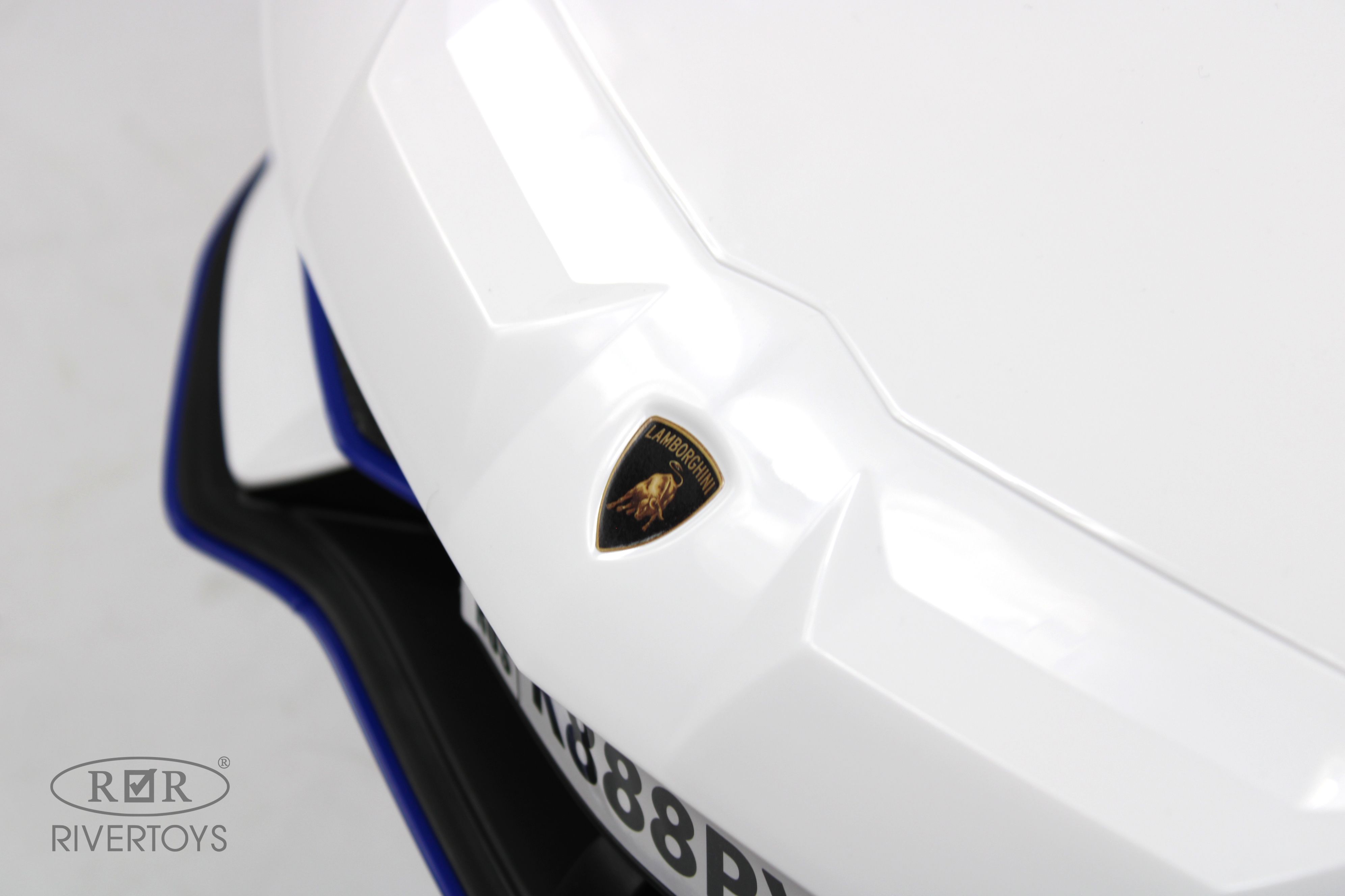 Электромобиль RIVERTOYS K888PX-WHITE С пультом ДУ - фото 11