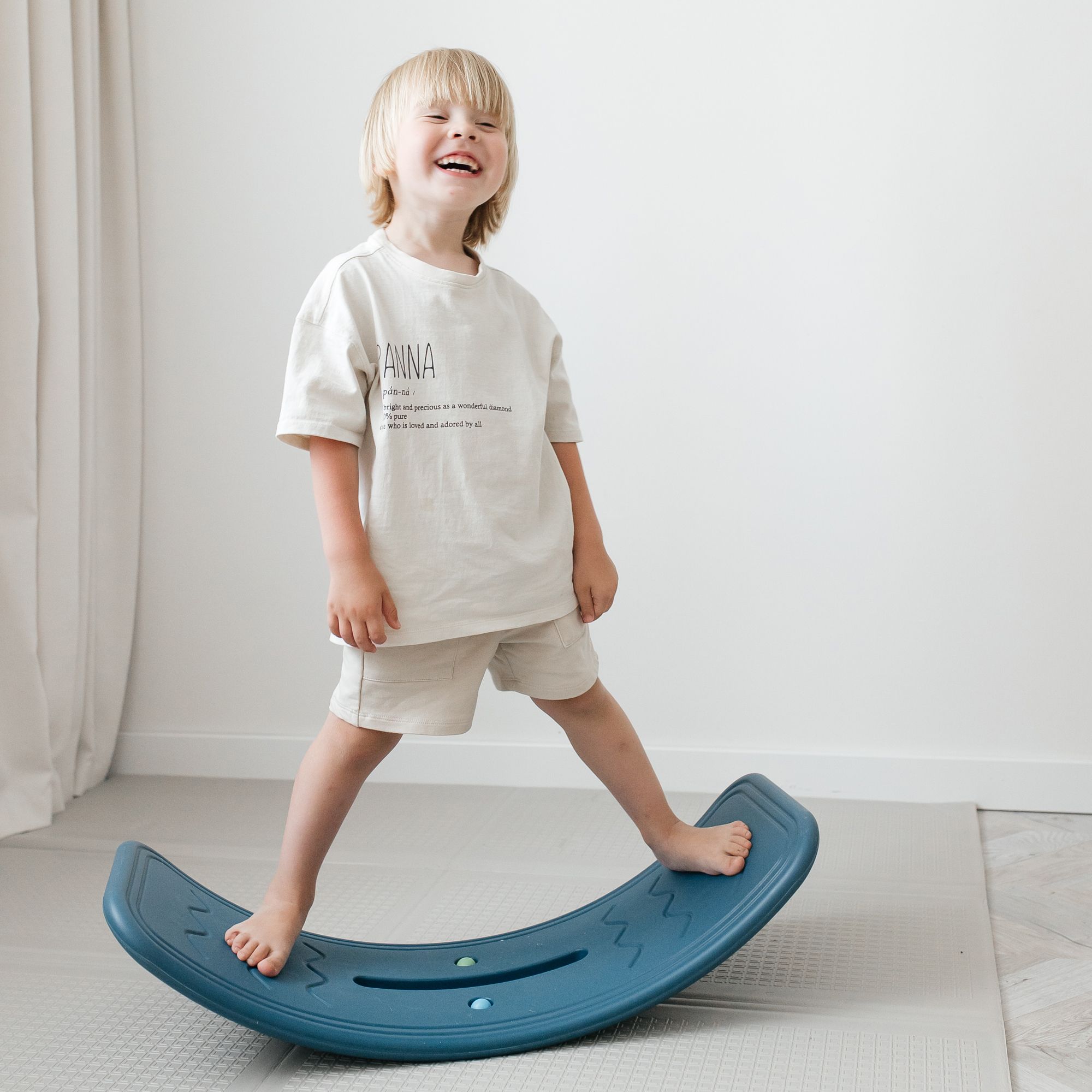 Баланс борд UNIX Kids Blue для дома пластик до 30 кг рельефная текстура противоскользящие накладки - фото 9
