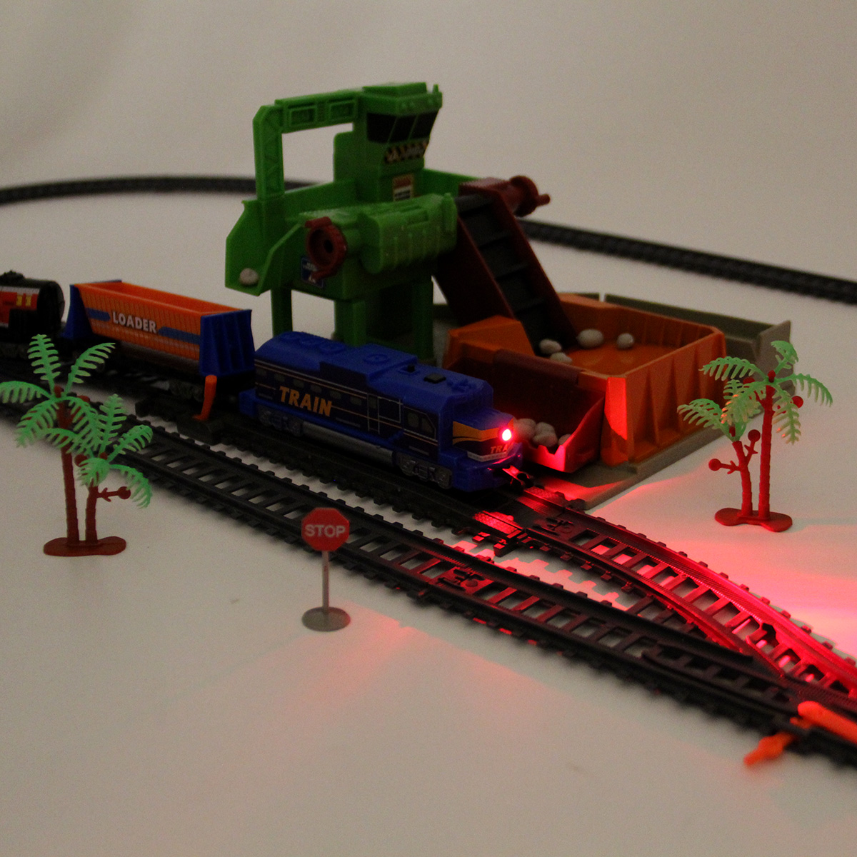 Развивающая железная дорога Veld Co 104.5 см 136349 - фото 13