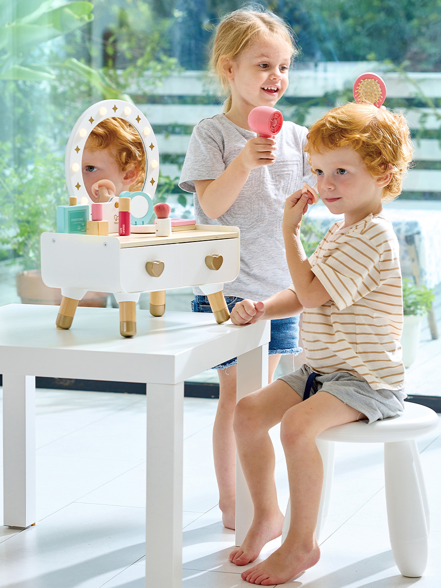 Игрушка Hape туалетный столик, фен, косметика - фото 5