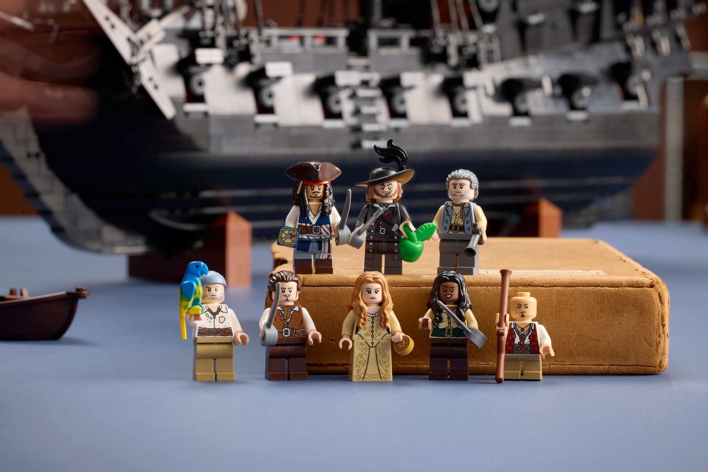 Конструктор LEGO Icons 10365 2862 дет. - фото 3