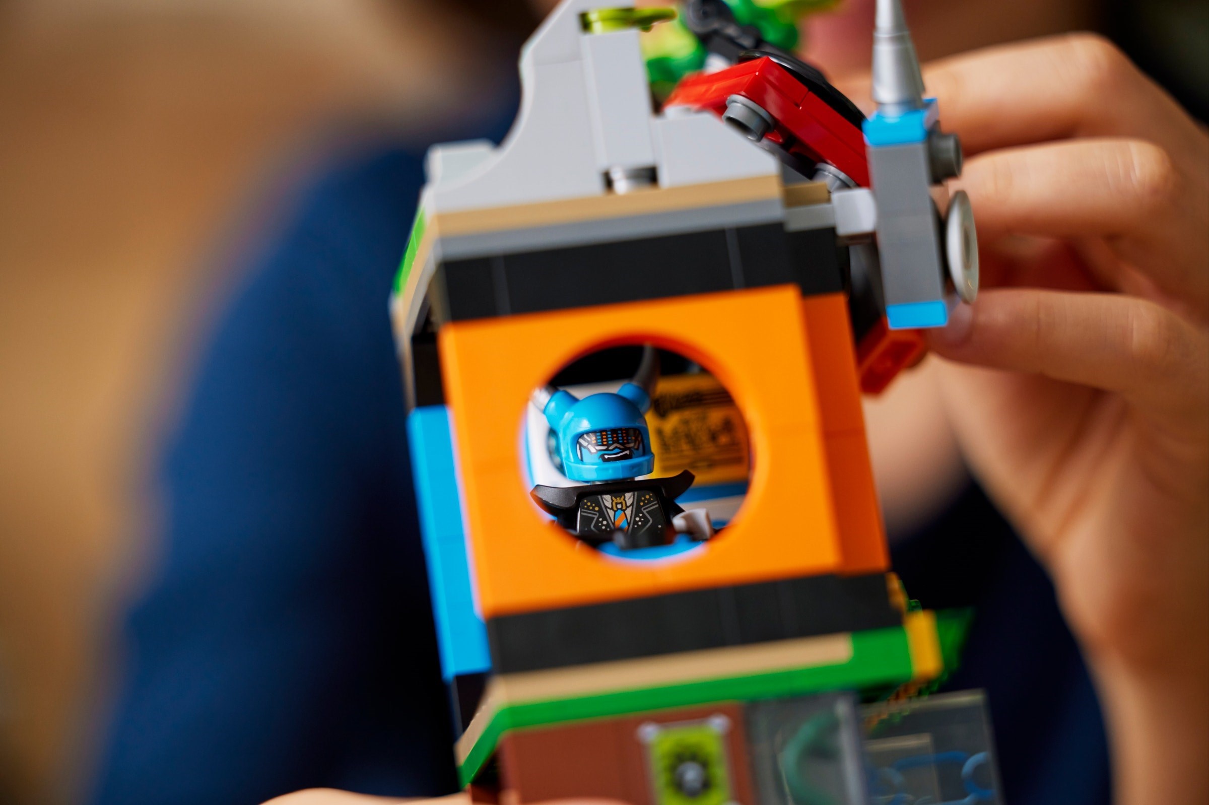 Конструктор LEGO Monkie kid 80054 2330 дет. - фото 9