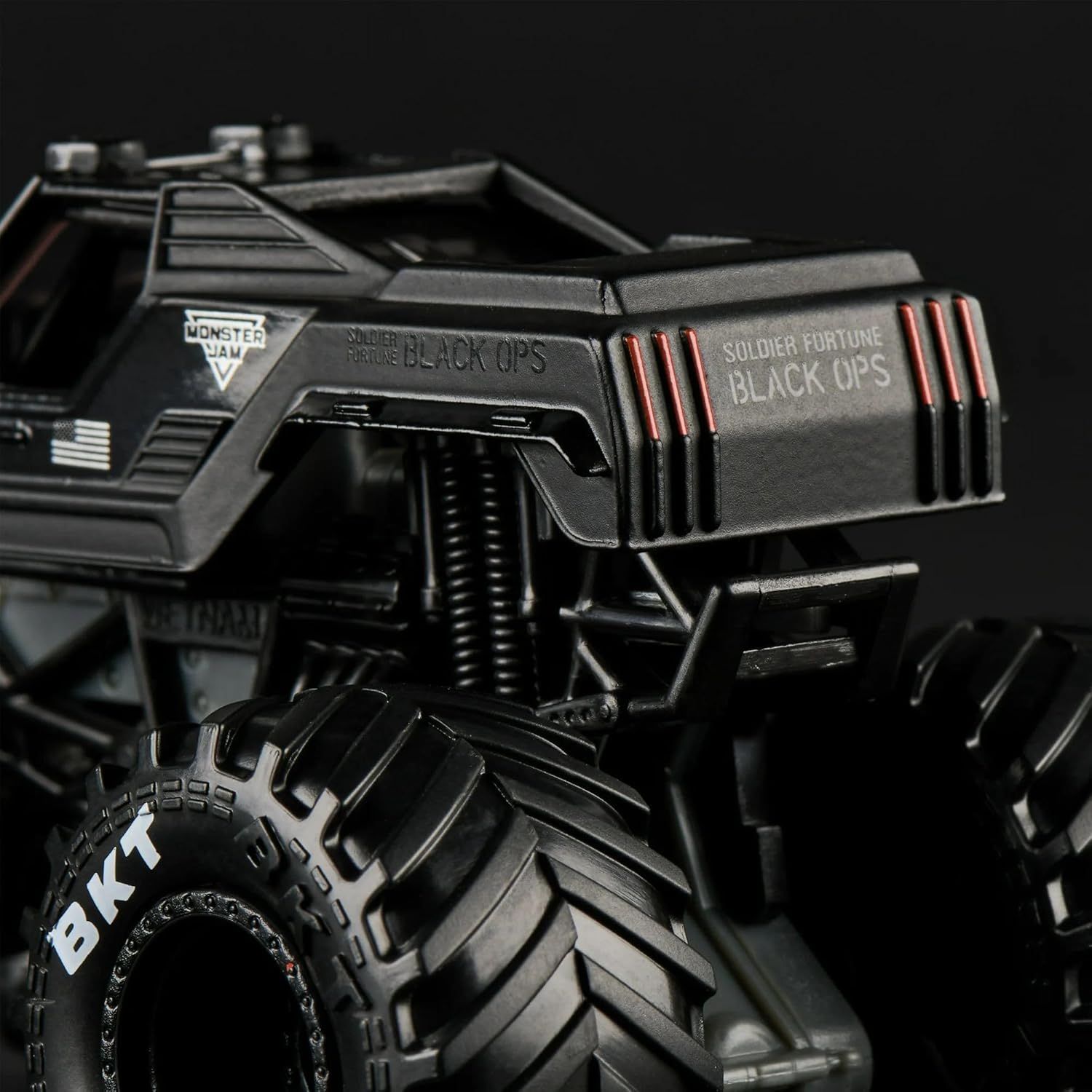 Монстр-трак Monster Jam Soldier Fortune 1:64 6044941/20150198 - фото 5