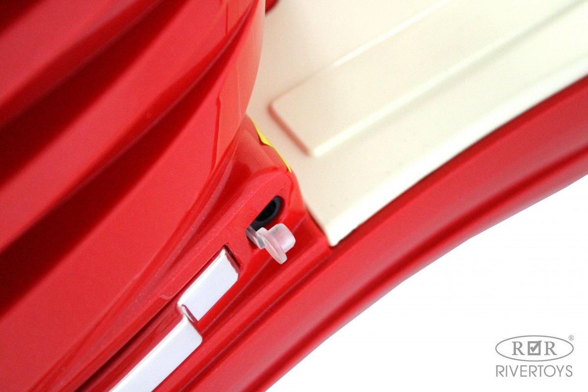 Электромобиль RIVERTOYS Z222ZZ-RED-CC - фото 14