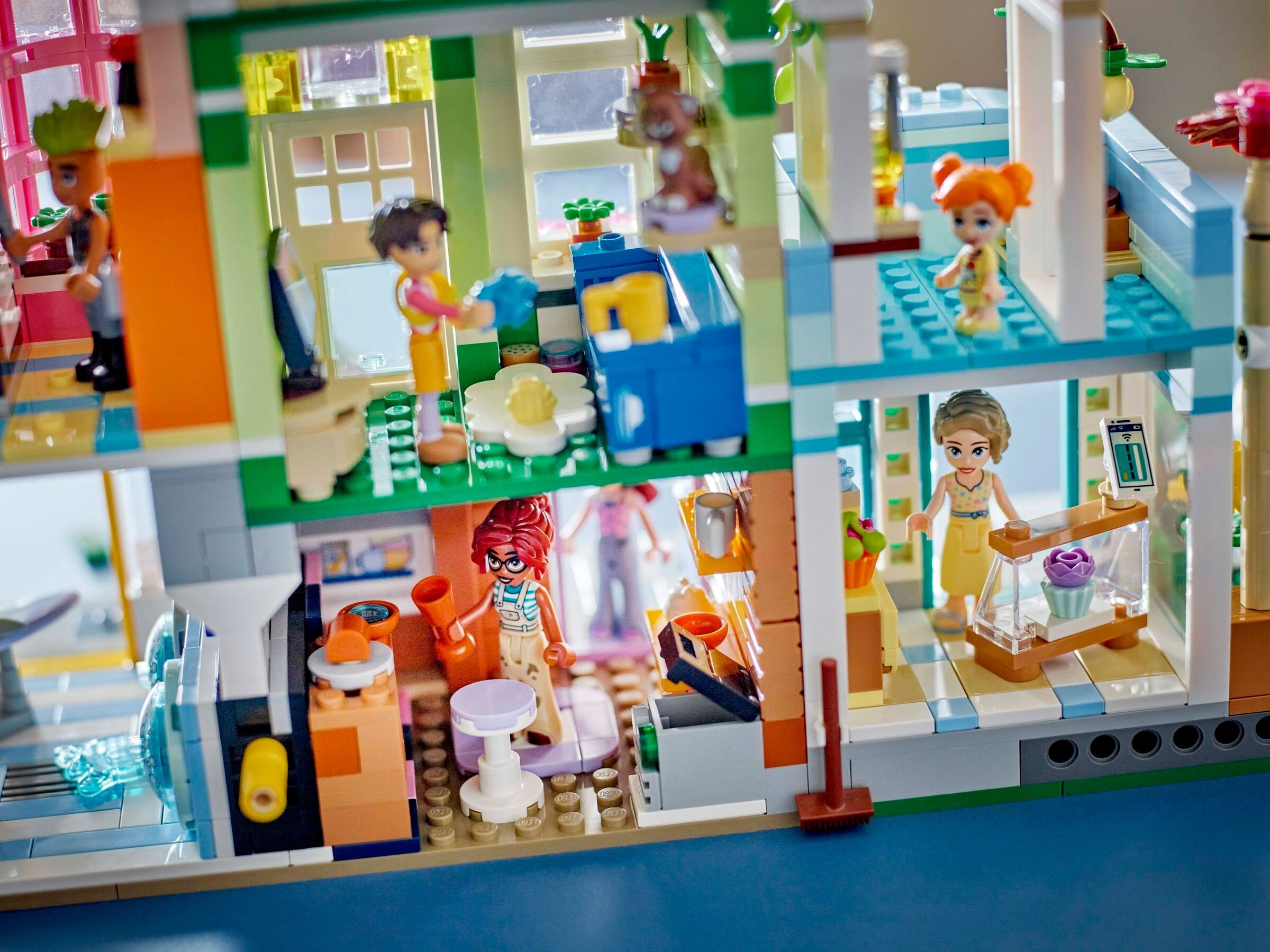 Конструктор LEGO Friends 42670 2040 дет. - фото 6