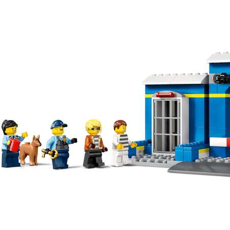 Конструктор LEGO City Побег из полицейского участка блочный