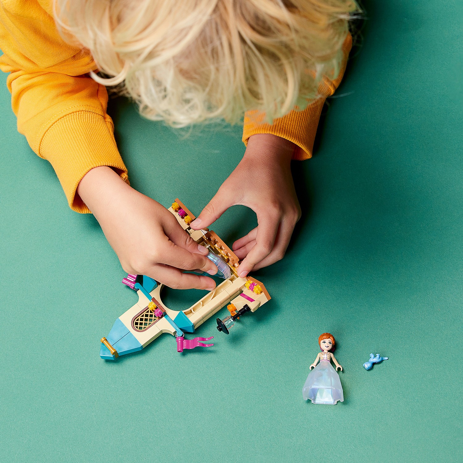 Конструктор LEGO Disney Princess Двор замка Анны 74 дет. - фото 8
