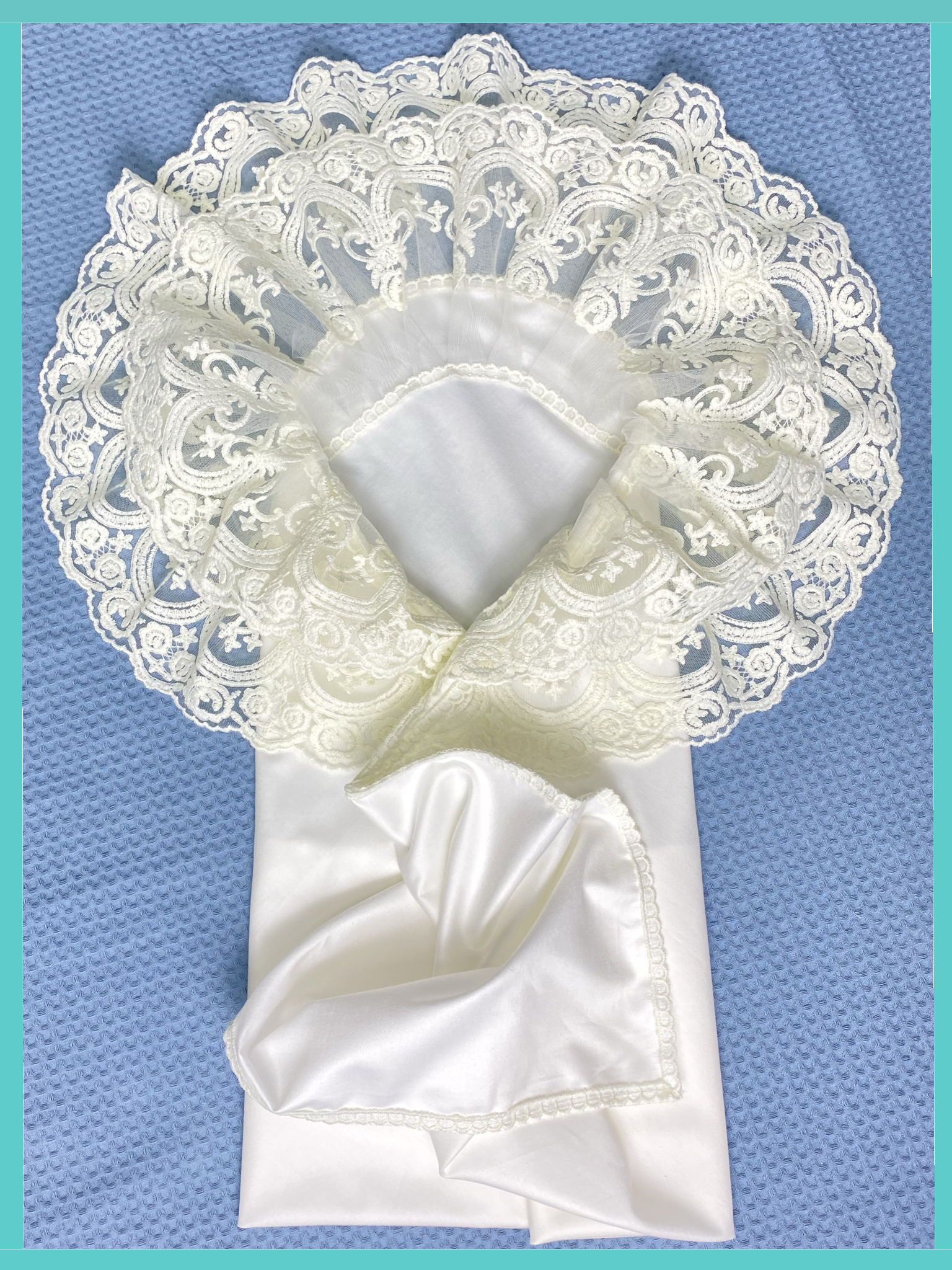 Конверт на выписку Делоникс Пеленка уголок с кружевом бежевый - фото 1