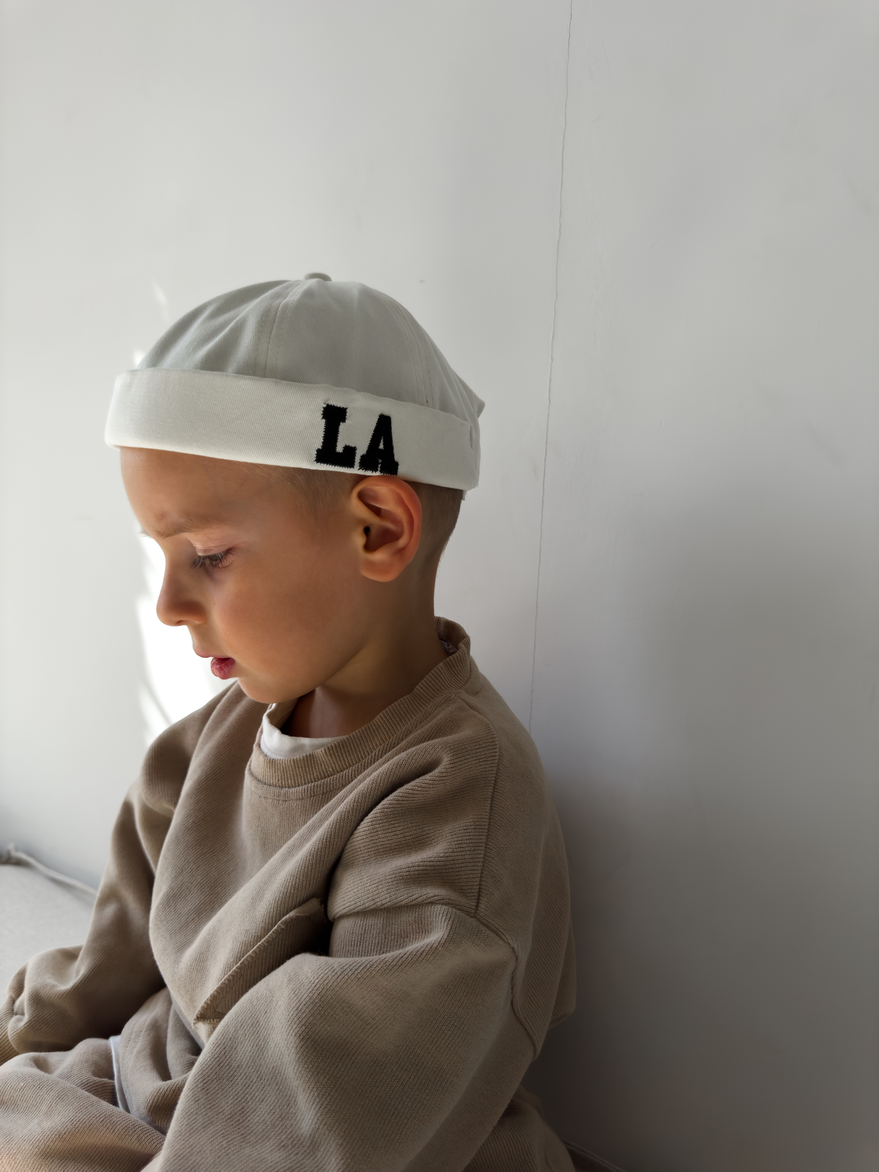 Шапка OZITI KIDS ok010221/белый - фото 7