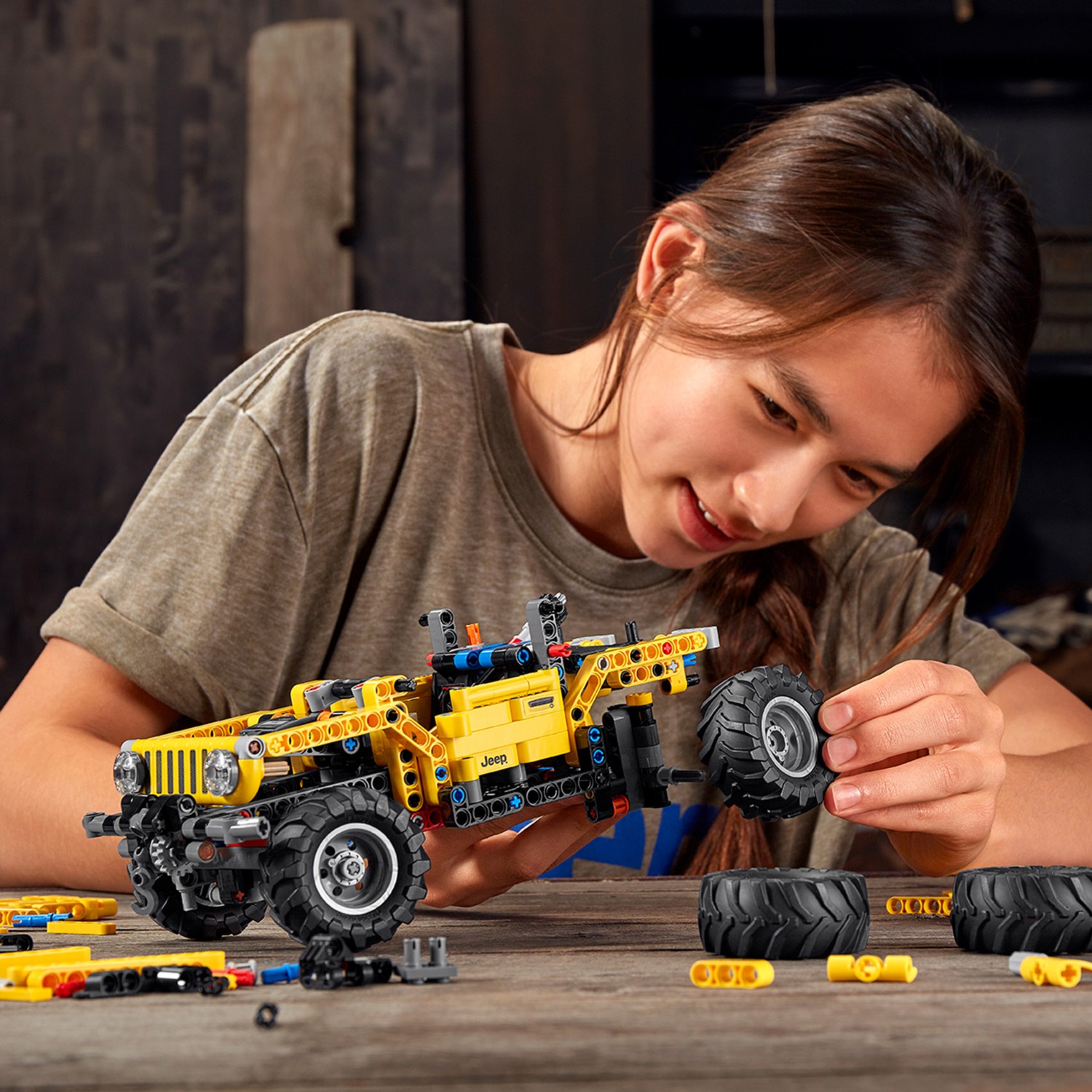 Конструктор LEGO Technic Jeep Wrangler блочный - фото 11