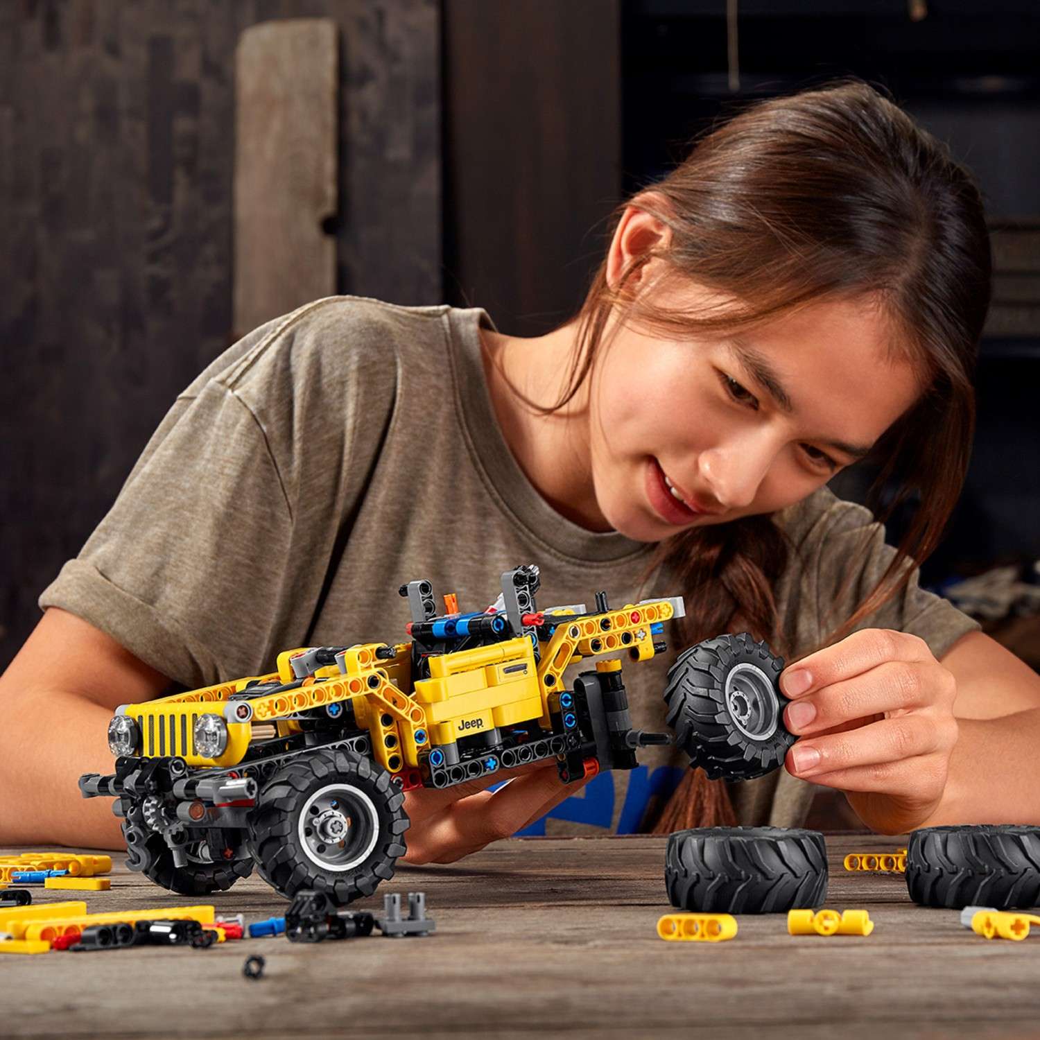Конструктор LEGO Technic Jeep Wrangler 665 дет. - фото 11