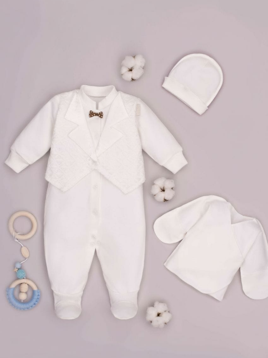 Изображение товара Комплект на выписку ТРИЯ для мальчика из хлопка с жилетом и бантиком