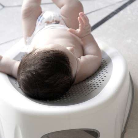 Шезлонг для купания BabyJem White 701
