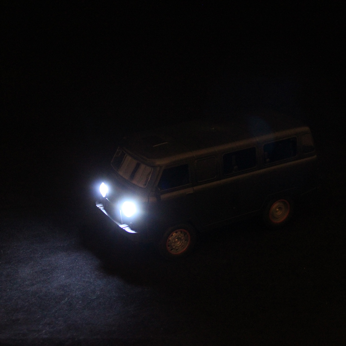 Автомобиль РУ Veld Co 1:12 - фото 21