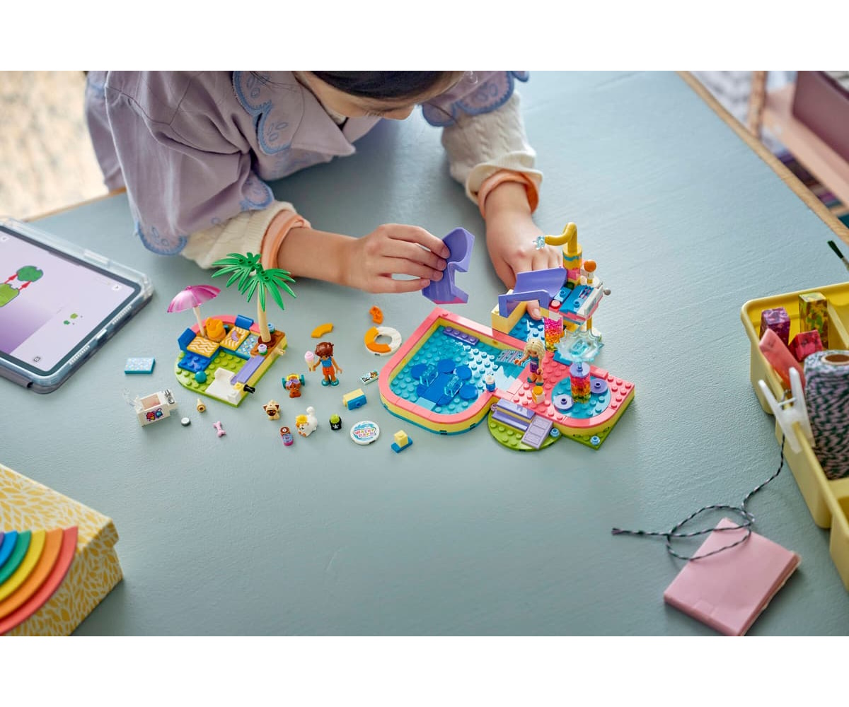 Конструктор LEGO Friends Веселый день в аквапарке 278 дет. - фото 14
