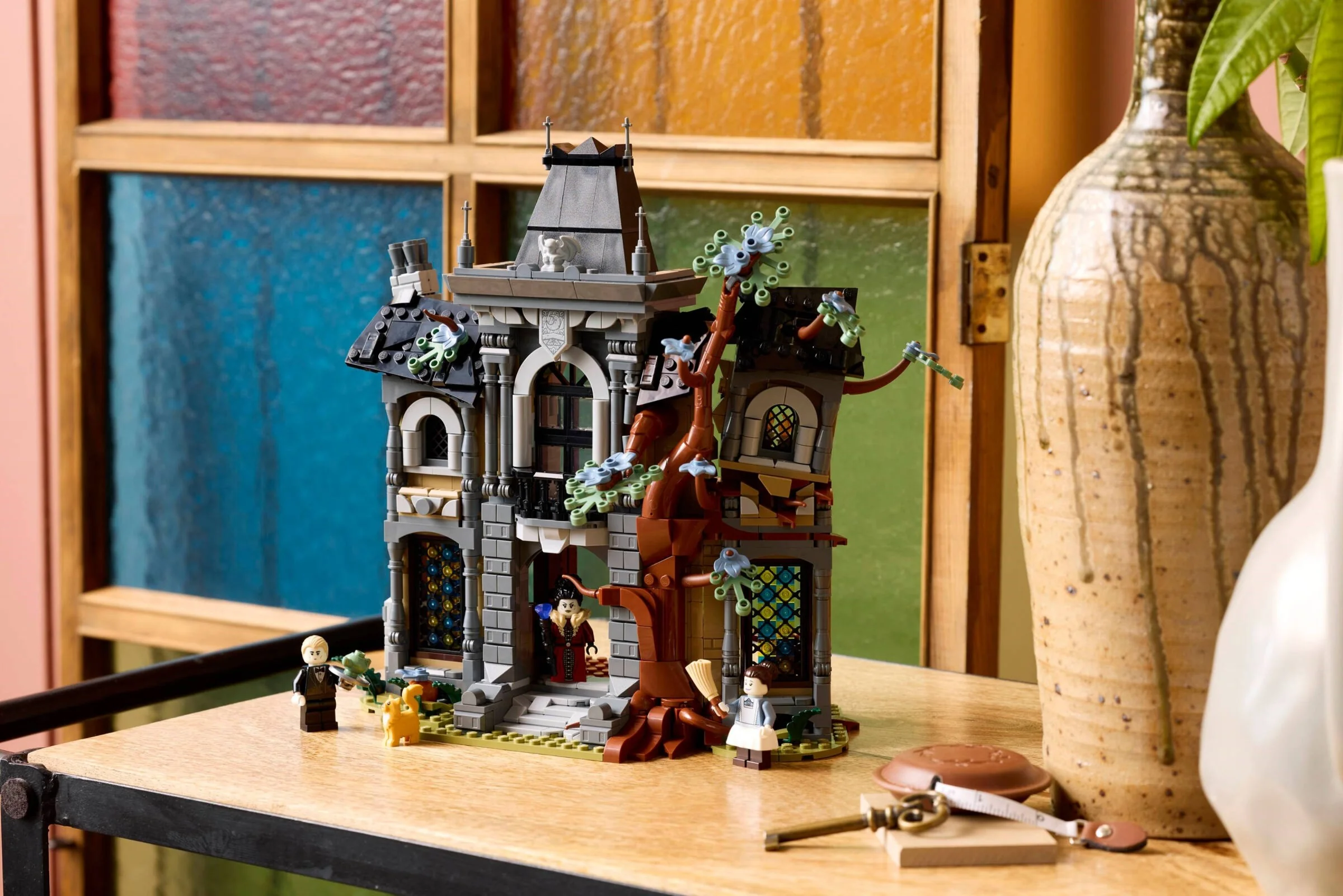 Конструктор LEGO Icons 1420 дет. - фото 14