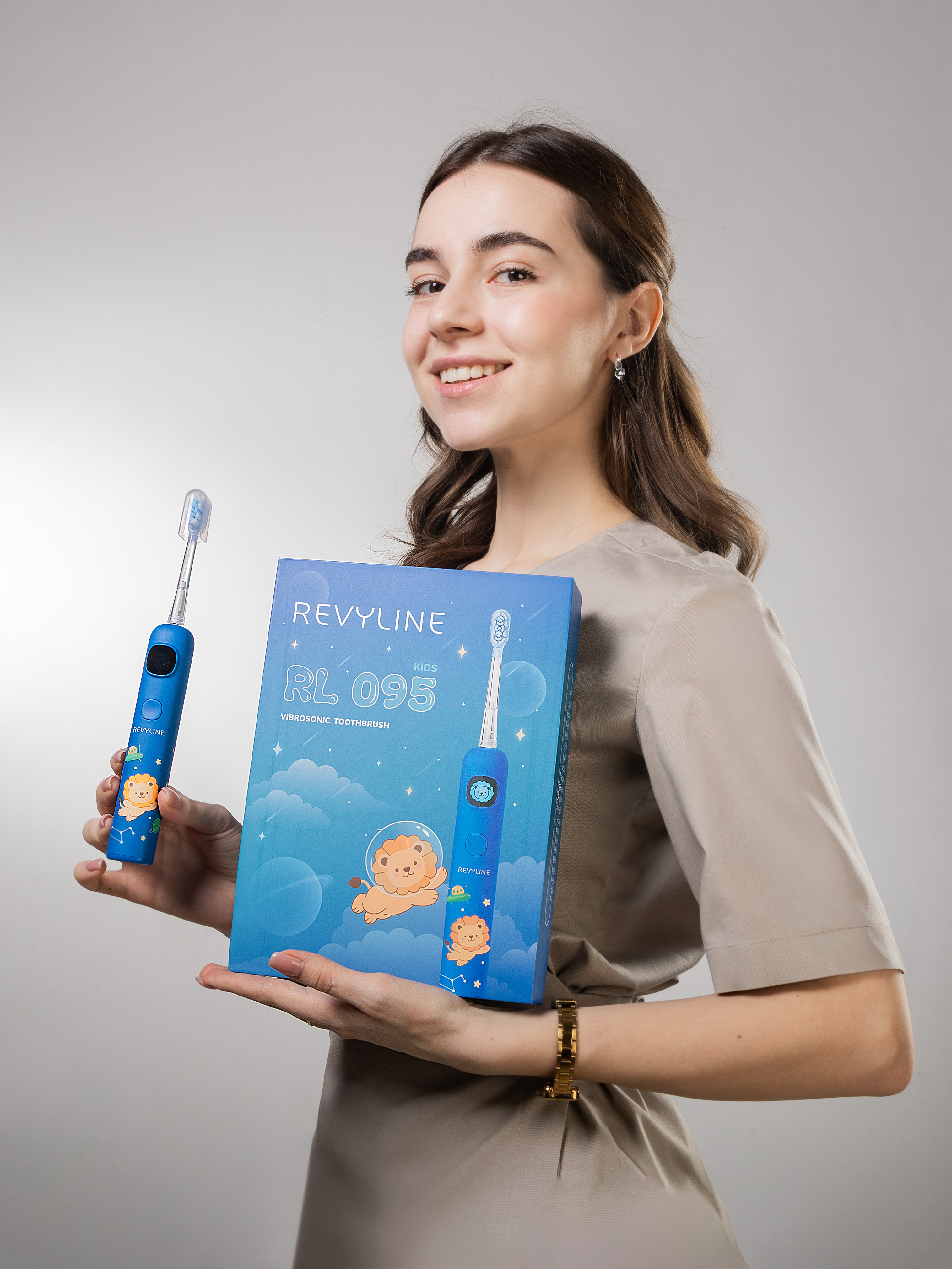 Зубная щетка электрическая Revyline от 7 лет 1 шт. - фото 12