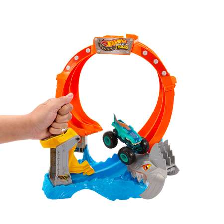 Трек Hot Wheels столкновение в воздухе с пусковой установкой