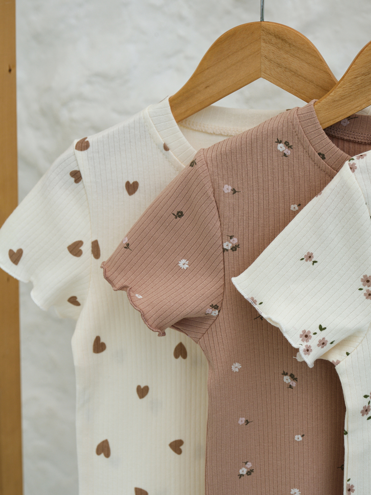 Футболка 3 шт Jelly Whale K24T04-3-BrFlwr-Milk-Milk2 - фото 3