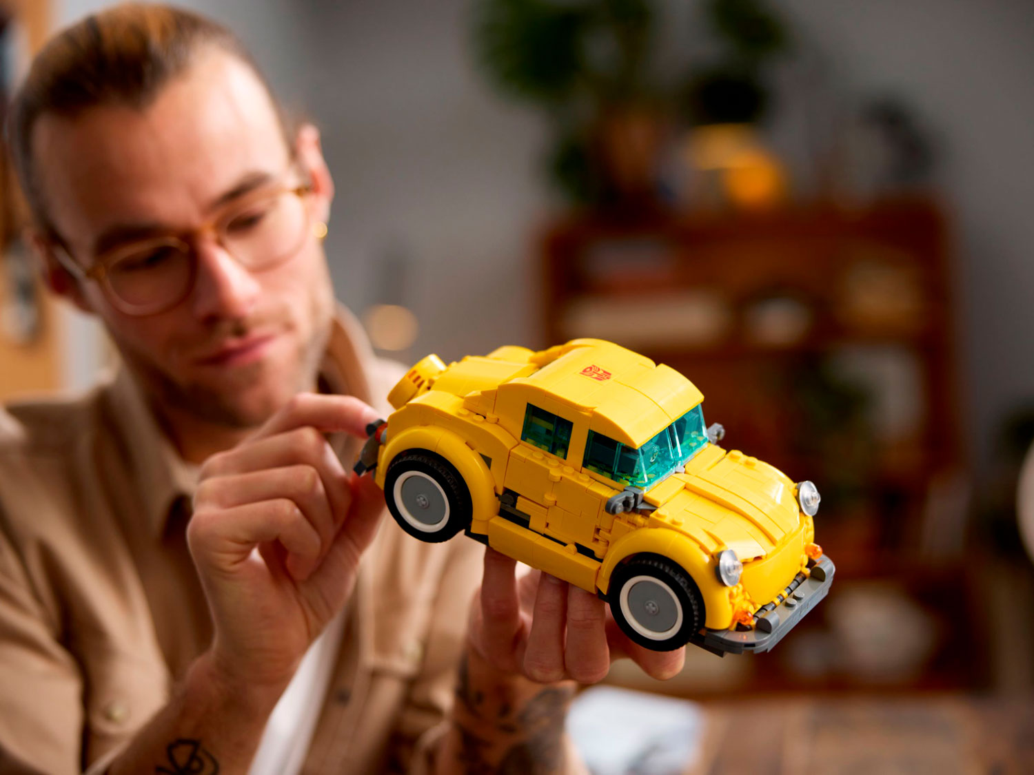 Конструктор LEGO Icons Bumblebee 950 дет. - фото 13