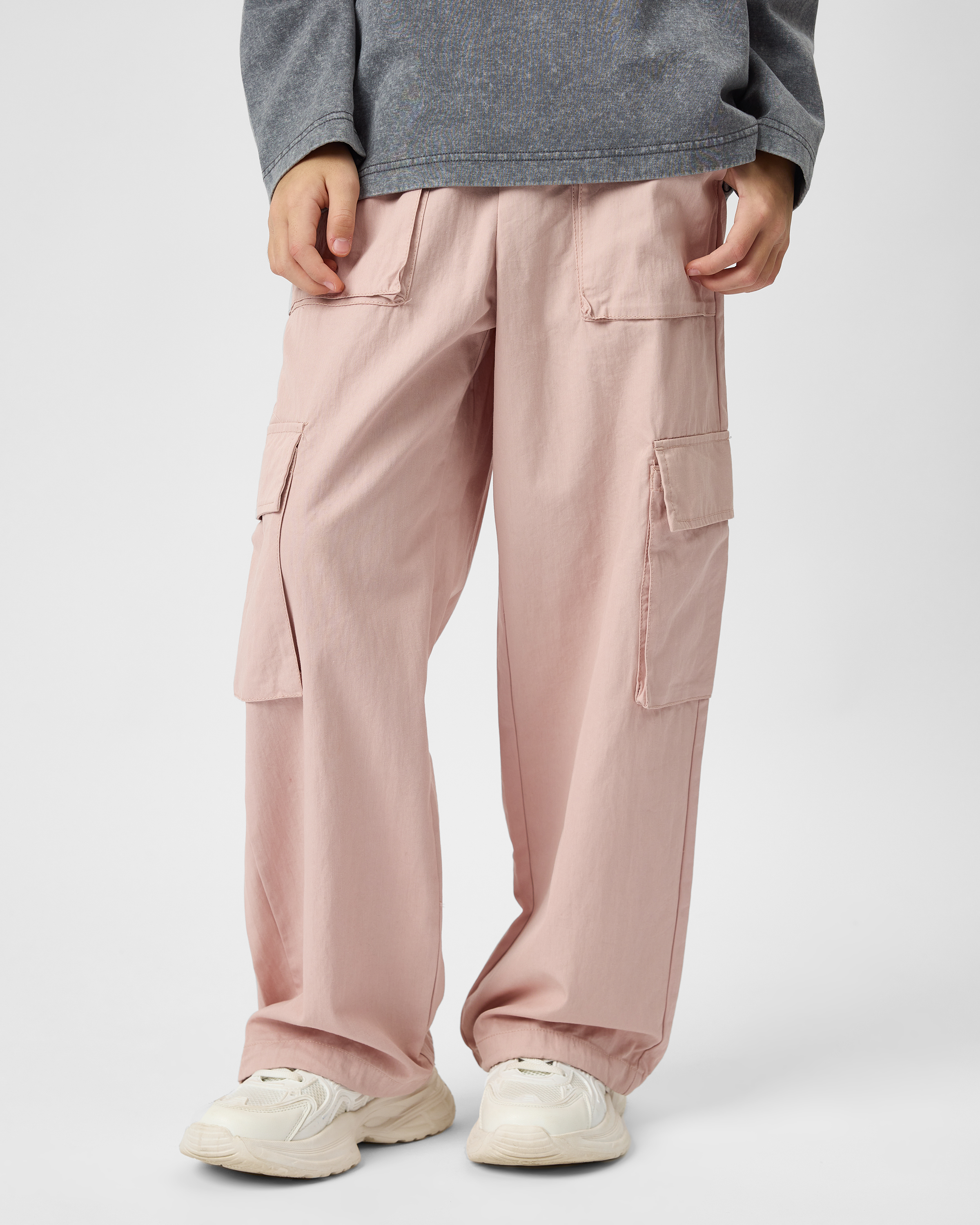 Изображение товара Теплые и широкие детские брюки Futurino для девочек розового цвета