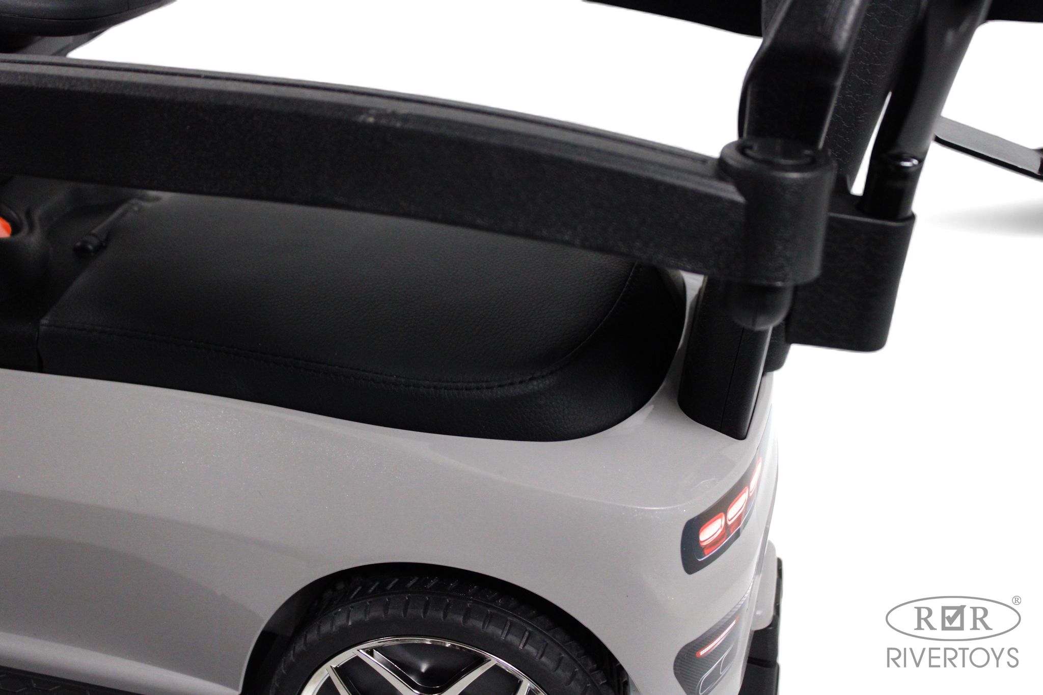 Каталка RIVERTOYS Z005ZZ-MP-GREY серый - фото 12