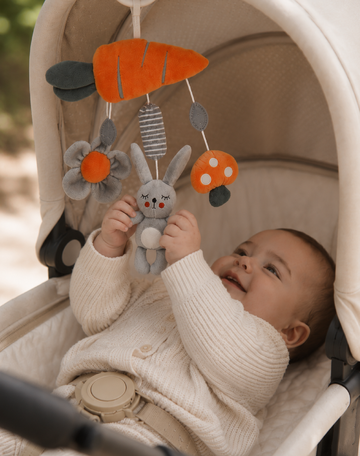 Игрушка BabyGo подвеска Морковка - фото 3