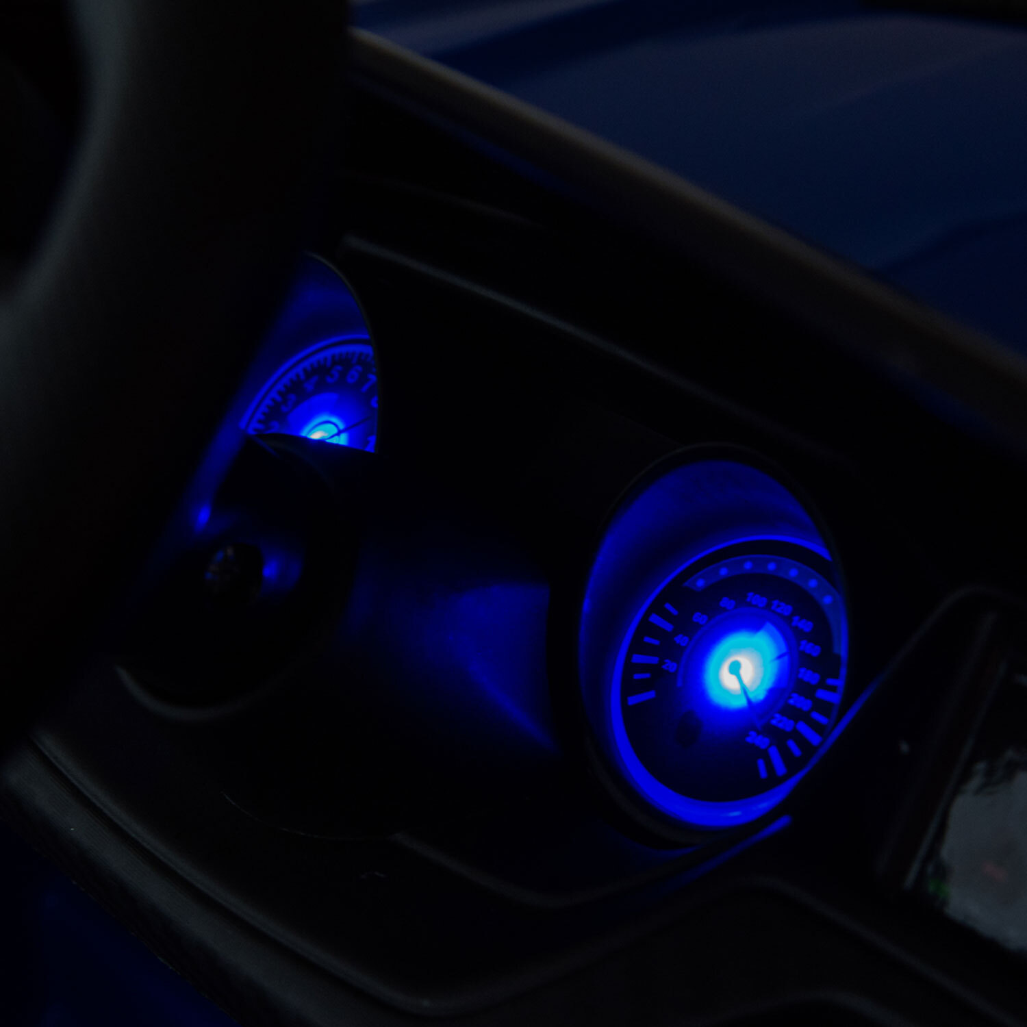 Электромобиль TOMMY Mustang GT F-1 С пультом ДУ - фото 19