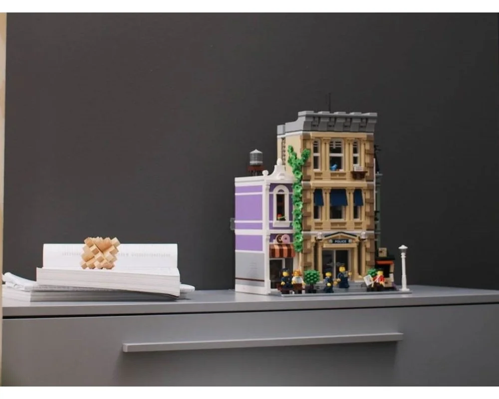 Изображение товара Конструктор LEGO Creator 10278 Полицейский участок - детальный набор для взрослых