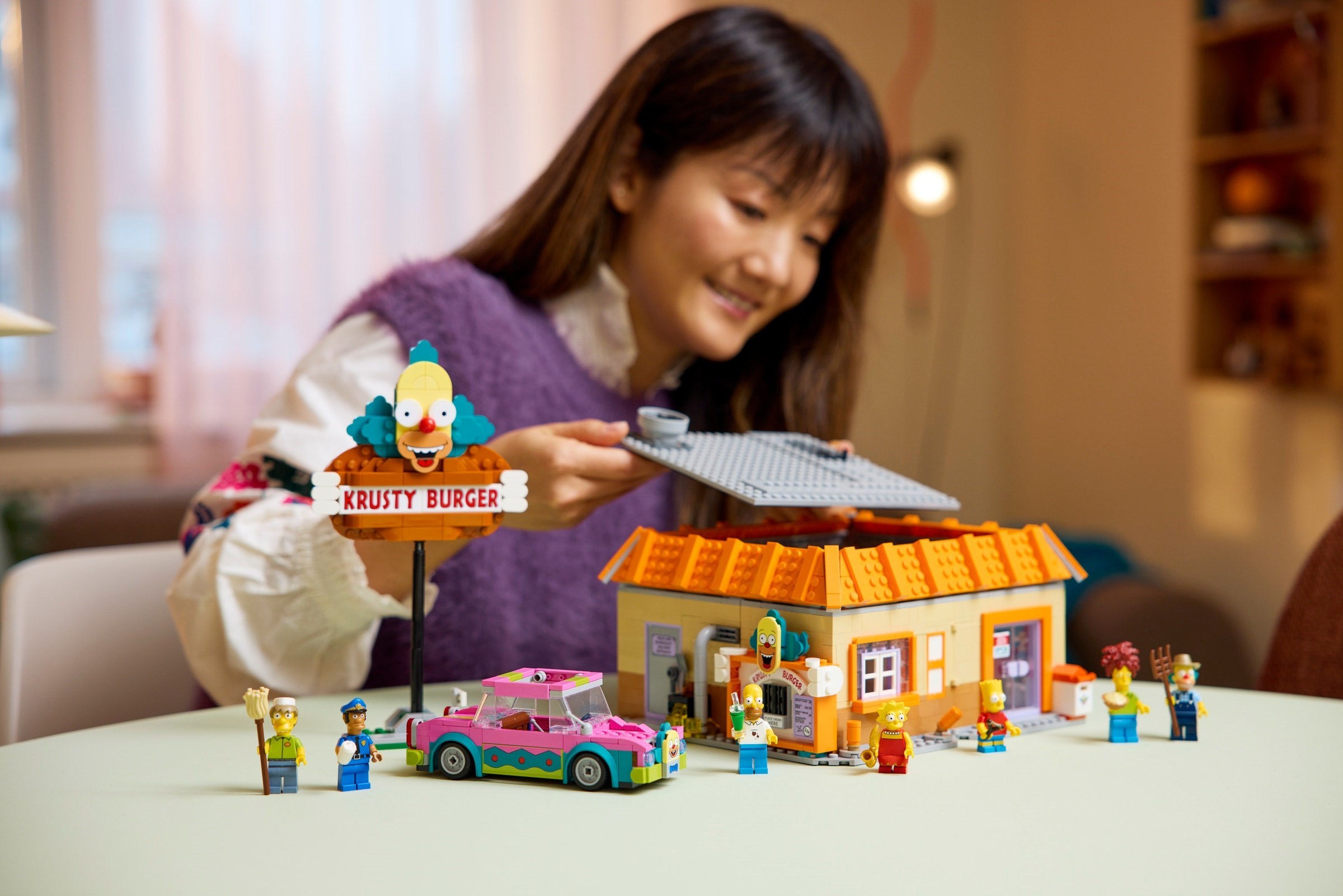 Конструктор LEGO Icons 10352 1635 дет. - фото 7