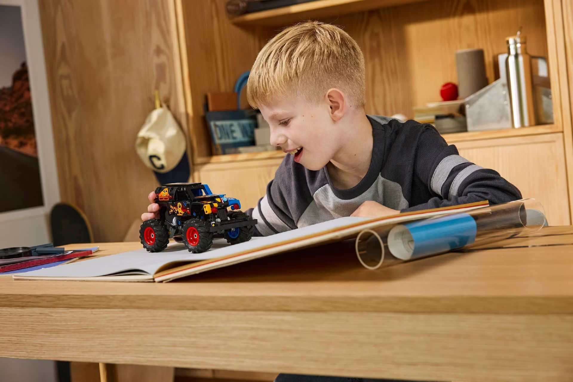 Конструктор LEGO Technic Монстер Джем Гробокопатель 263 дет. - фото 8