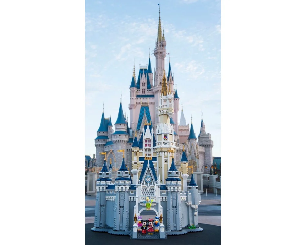 Конструктор LEGO Disney 71040 4043 дет. - фото 17