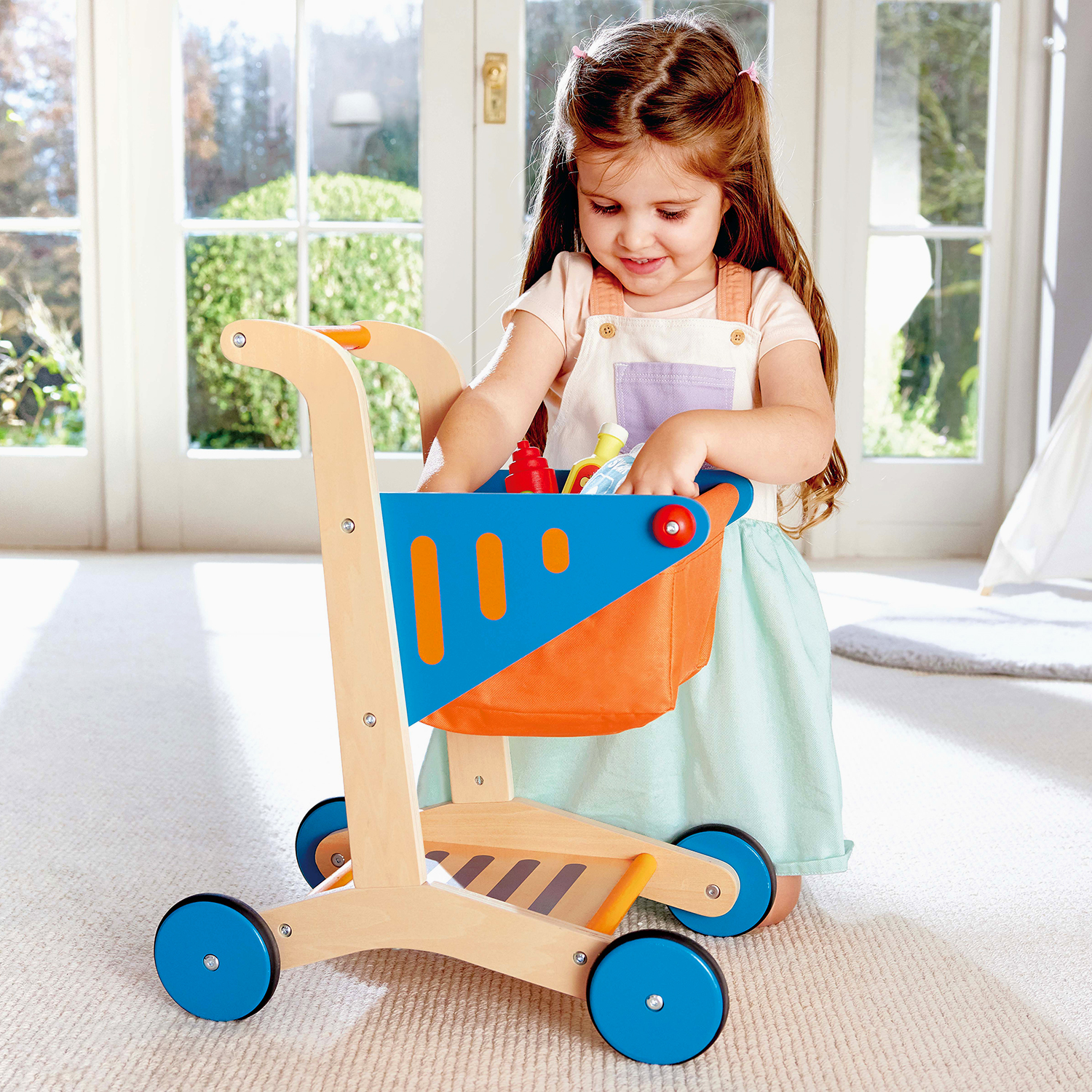Игровой набор Hape тележки и корзинки, продукты, касса - фото 6