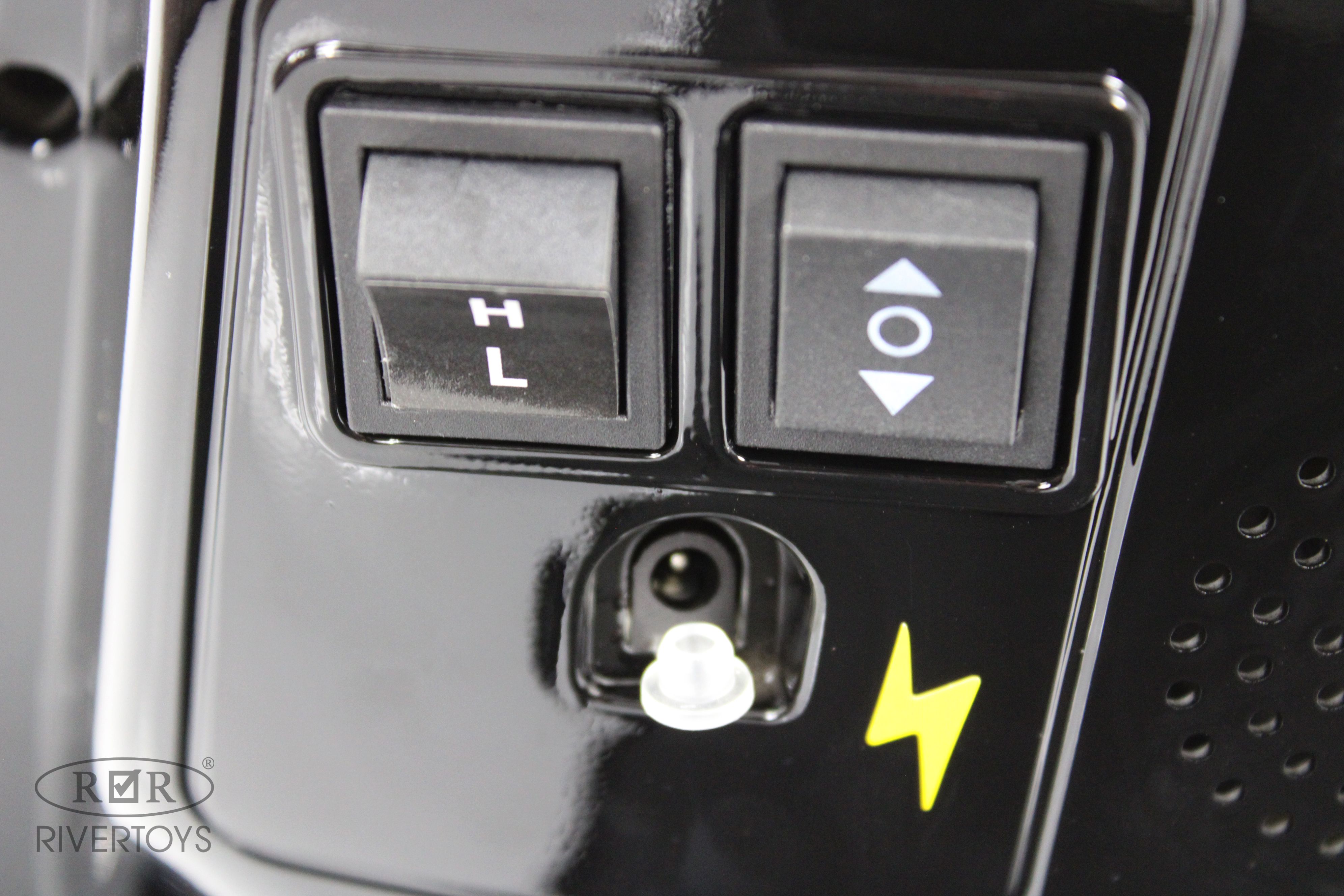 Электромобиль RIVERTOYS Z555ZZ-BLACK - фото 8