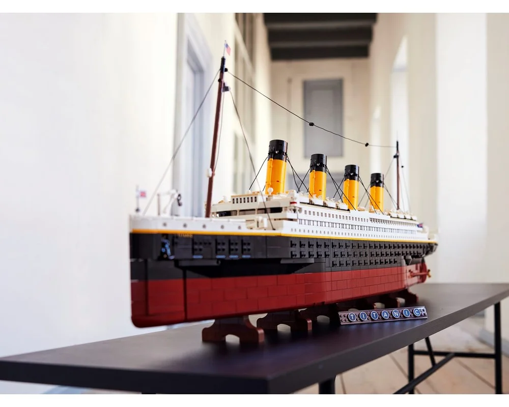 Конструктор LEGO Creator Expert 10294 9090 дет. - фото 21