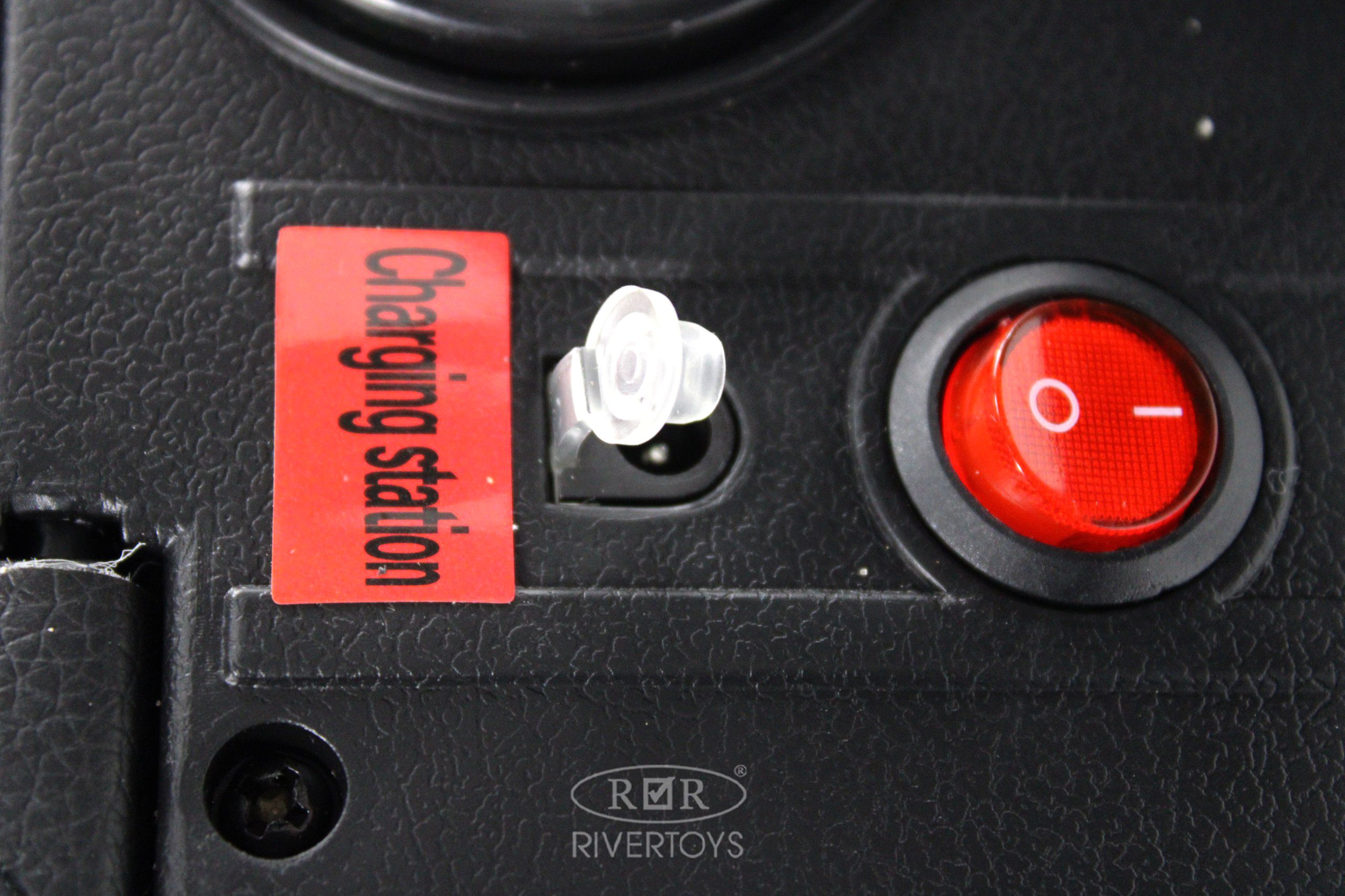 Электромобиль RIVERTOYS G009GG-BLACK С пультом ДУ - фото 13