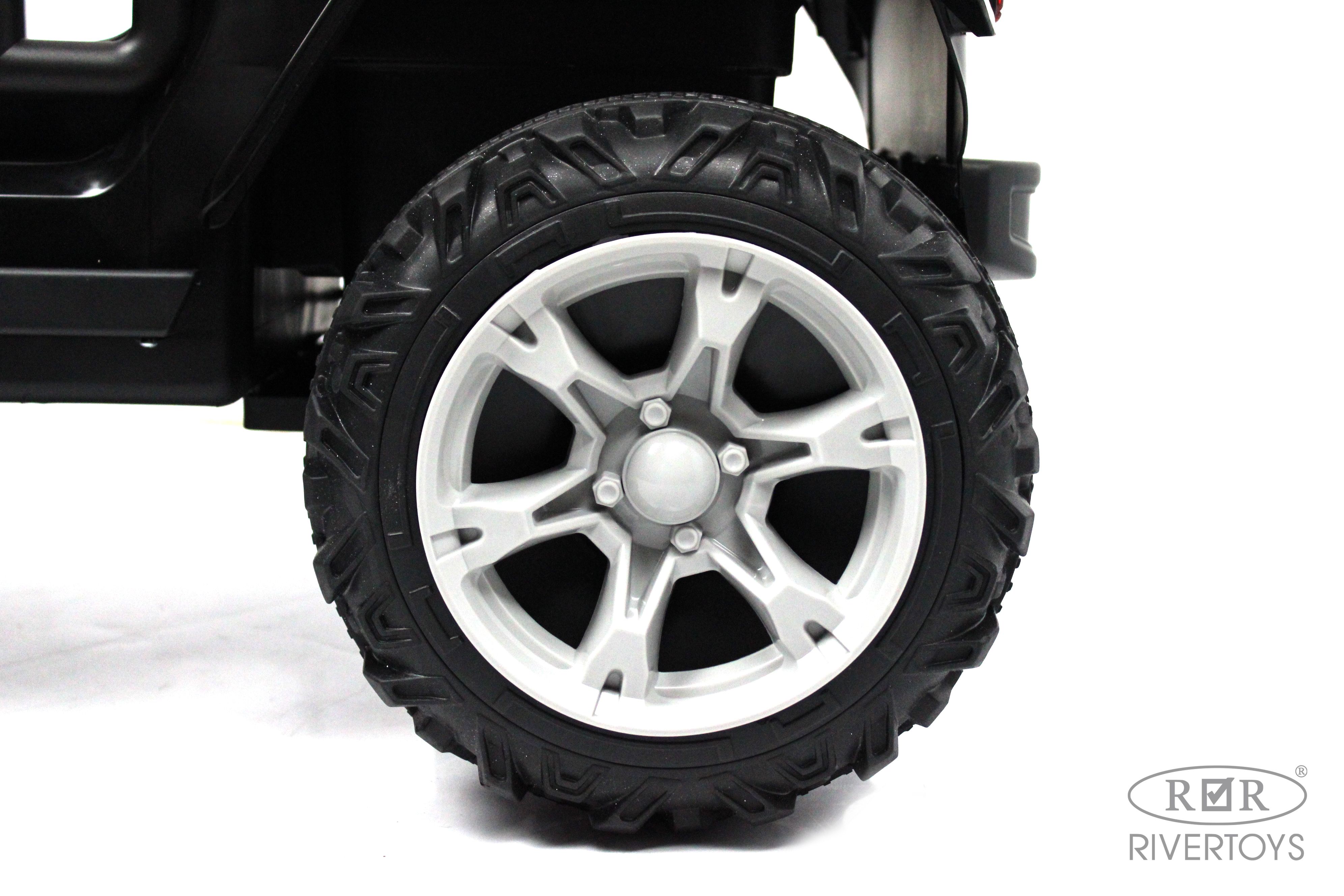 Электромобиль RIVERTOYS T222TT-4WD-BLACK С пультом ДУ - фото 16