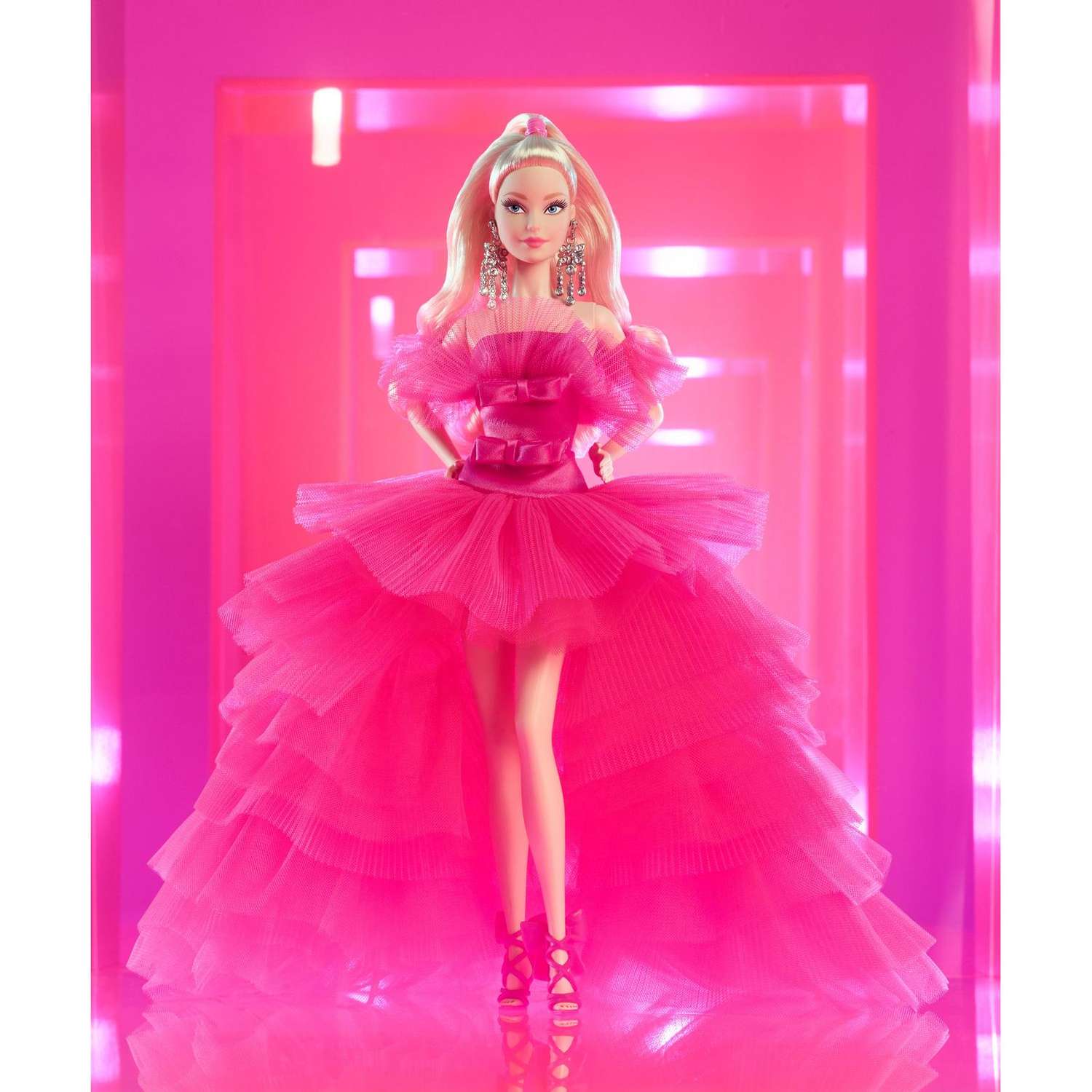 Кукла модельная Barbie GTJ76 - фото 15