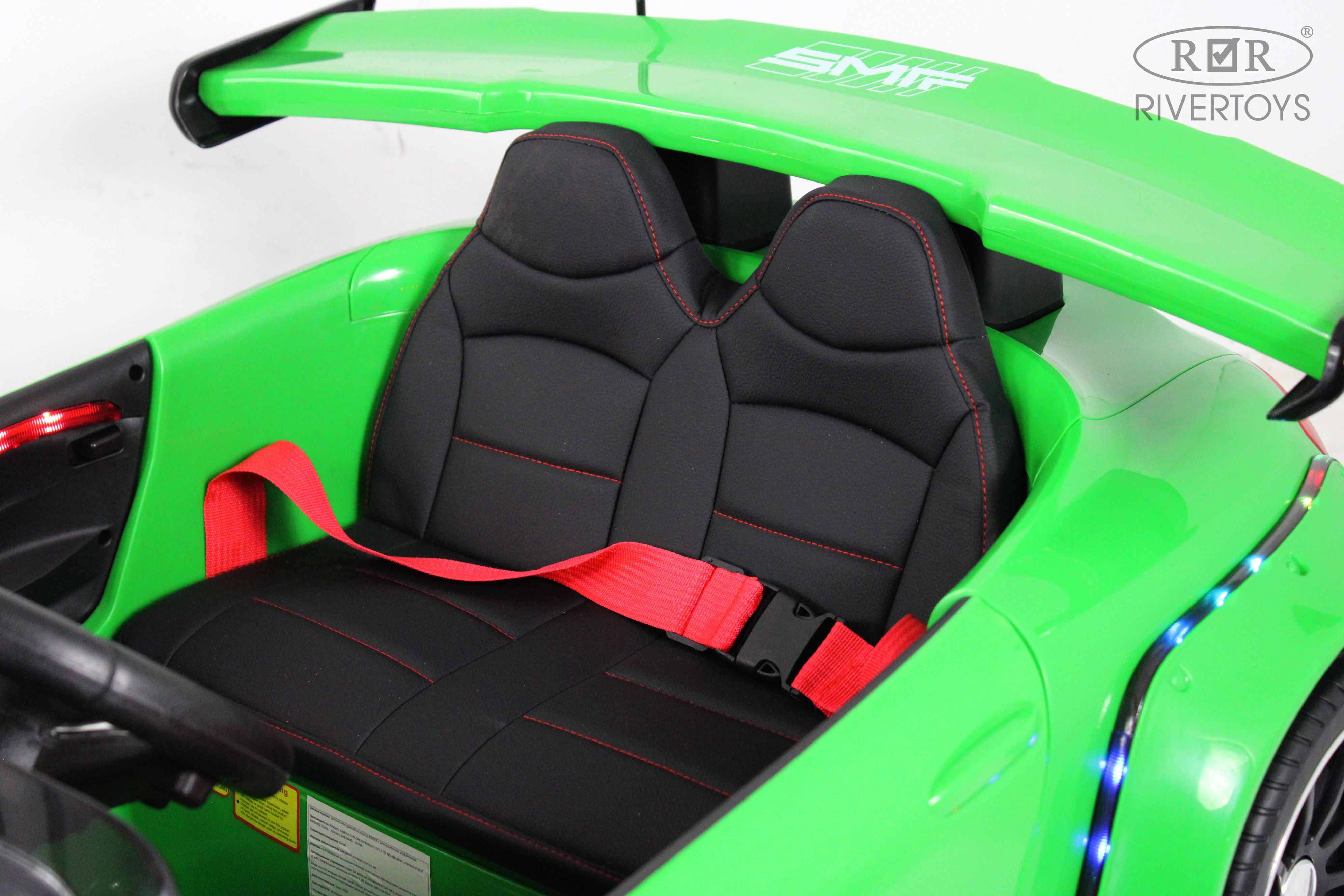Электромобиль RIVERTOYS E005EE-GREEN С пультом ДУ - фото 18