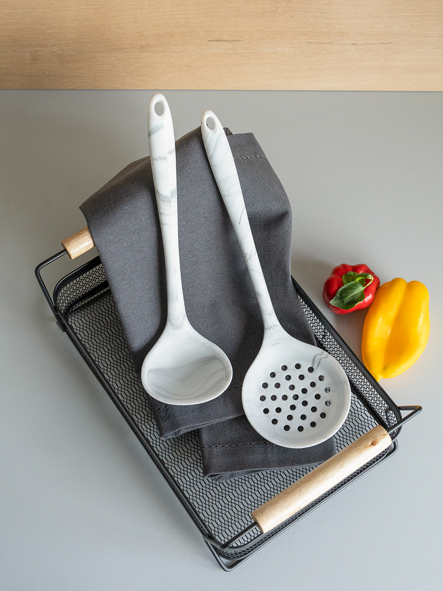 Набор кулинарных принадлежностей DeNASTIA большой 2 шт. (половник и шумовка) силикон серый/белый A000361 - фото 2