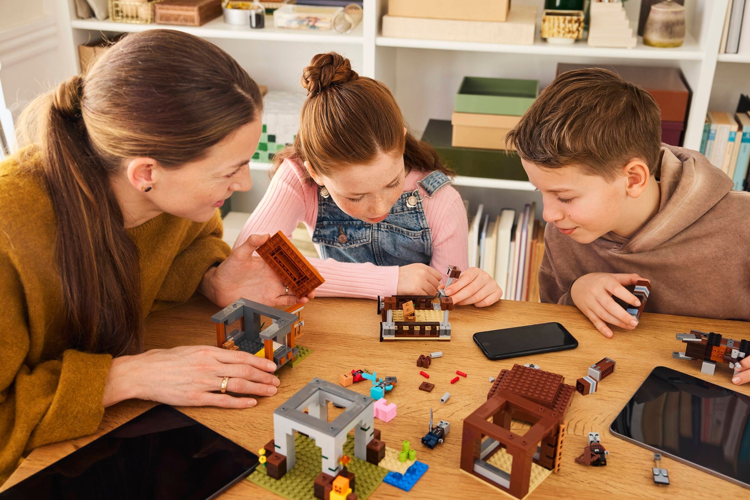 Конструктор LEGO Minecraft 21278 665 дет. - фото 4