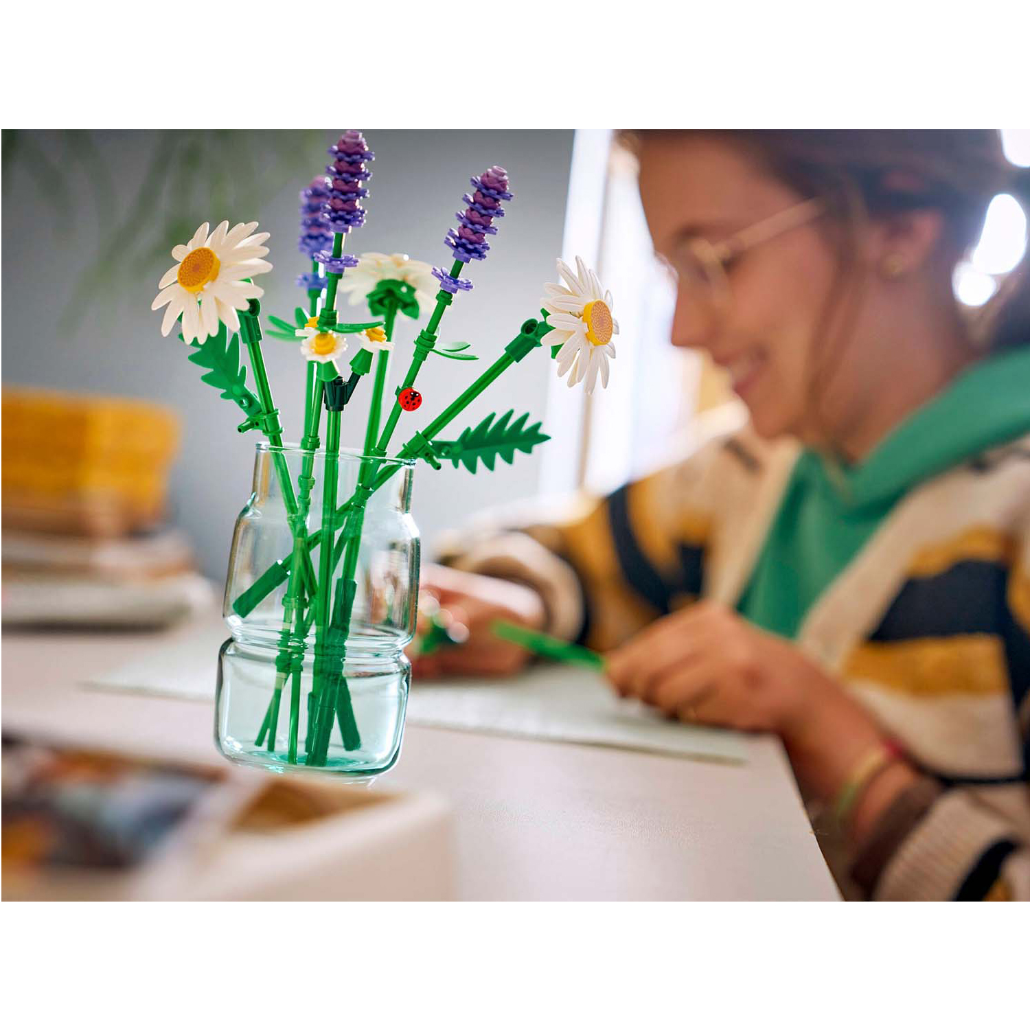 Конструктор LEGO Botanicals Букет из Ромашки и лаванды 133 дет. - фото 5