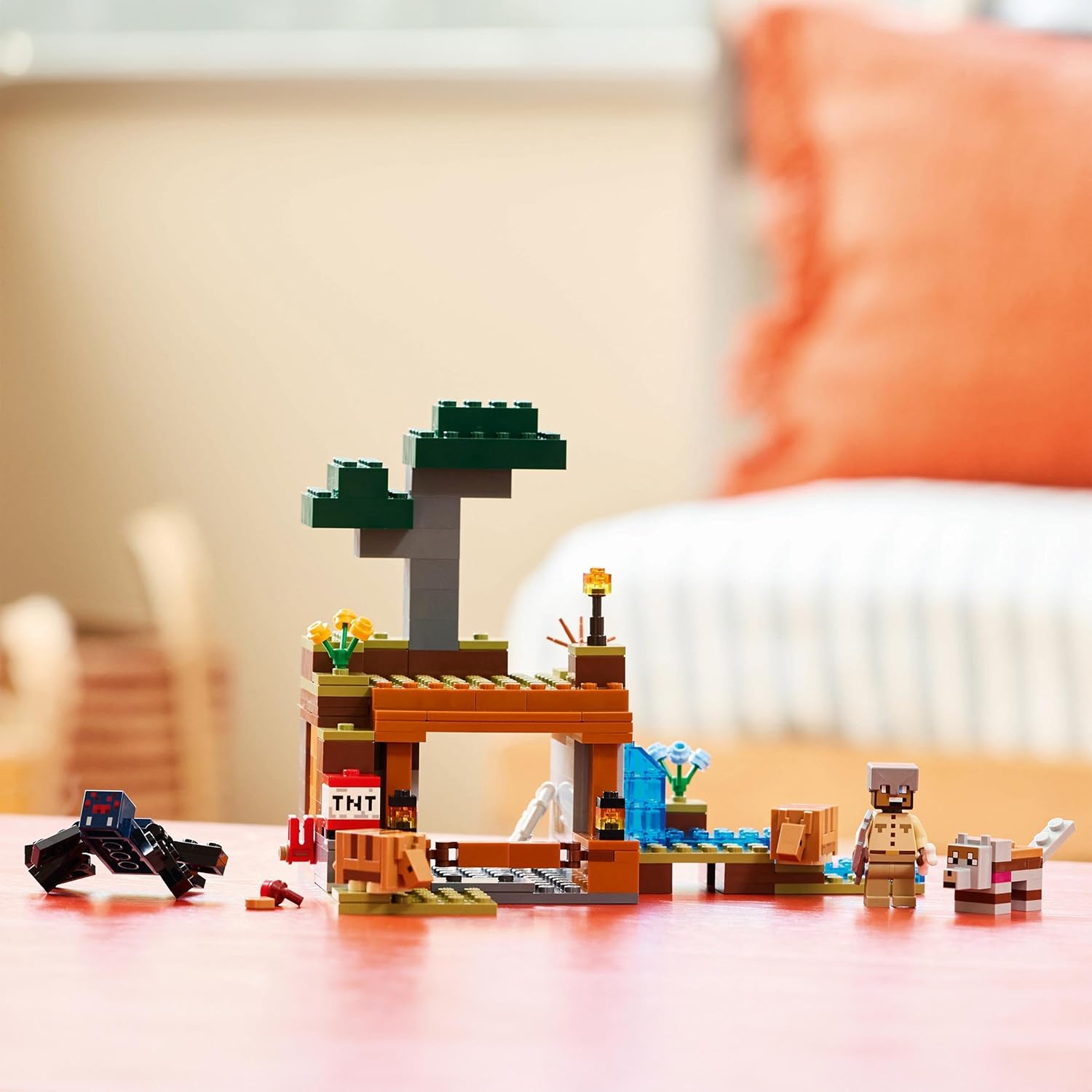 Конструктор LEGO Minecraft Экспедиция рудник Броненосец 247 дет. - фото 7