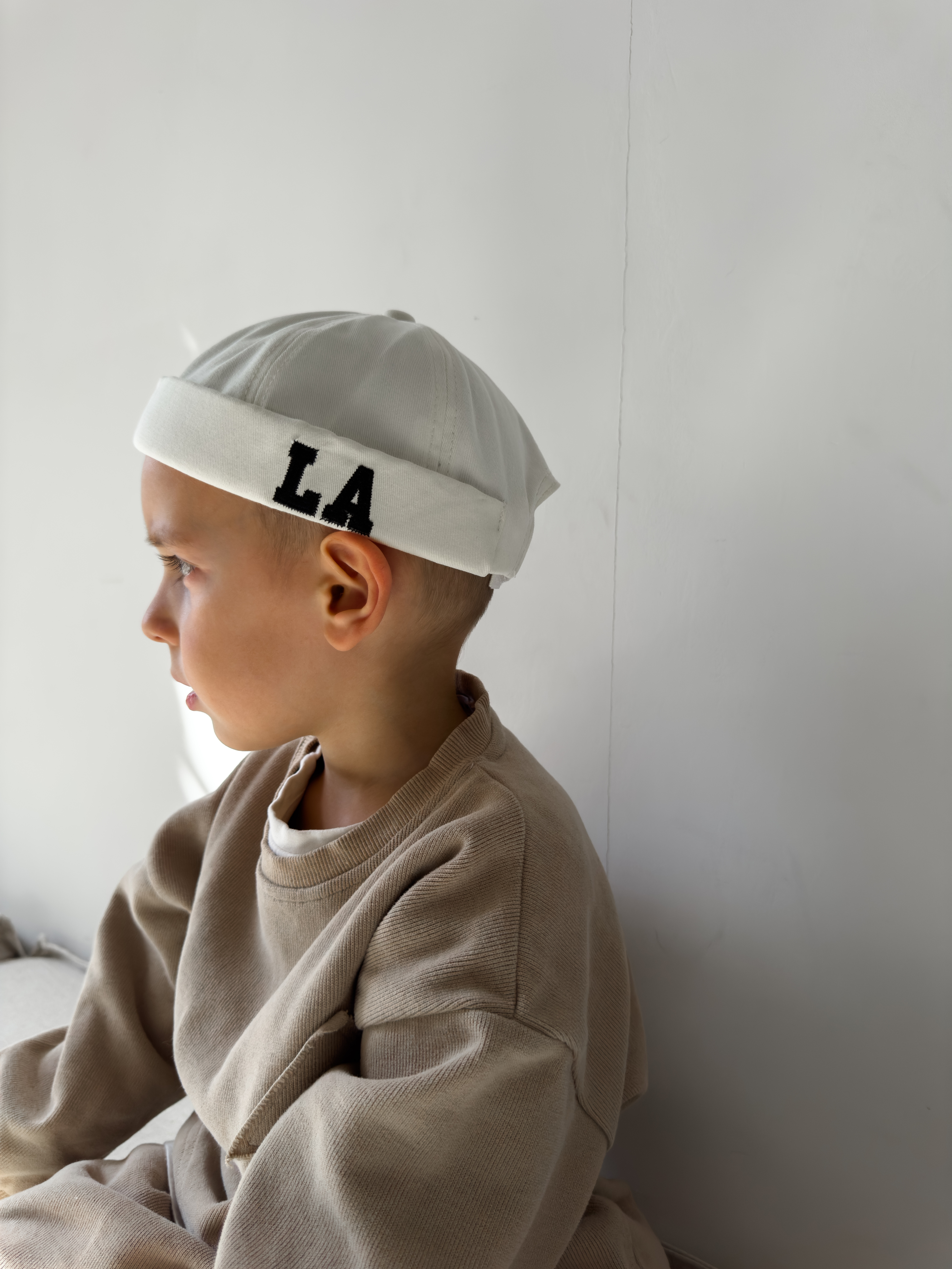 Шапка OZITI KIDS ok010221/белый - фото 1