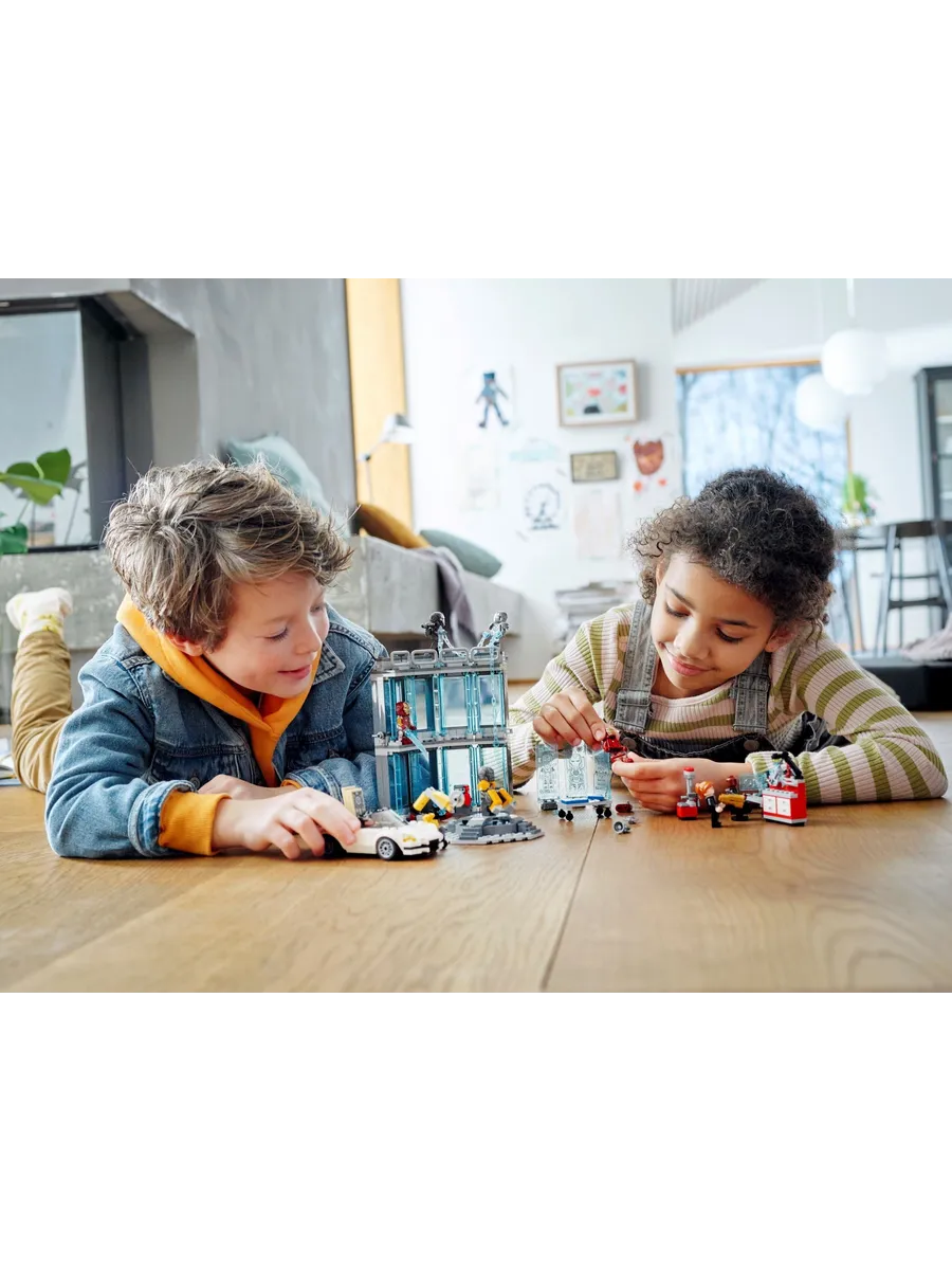 Конструктор LEGO Marvel Super Heroes Арсенал Железного человека 496 дет. - фото 8