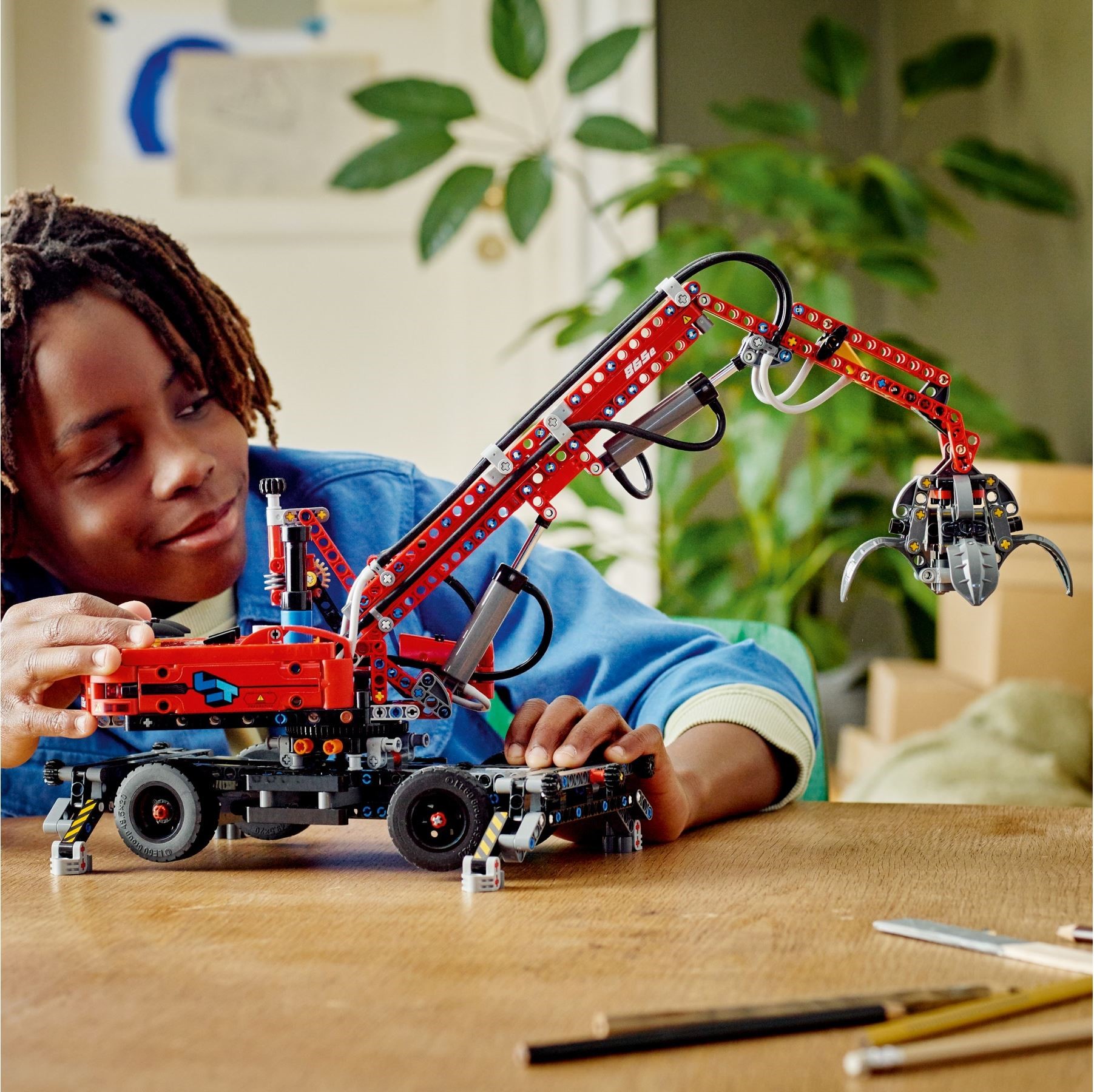 Конструктор LEGO Technic 42144 835 дет. - фото 9