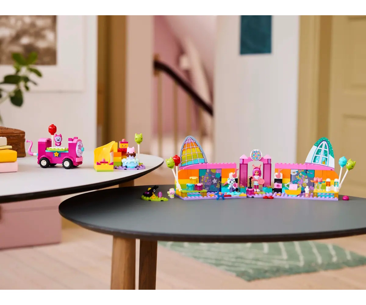 Конструктор LEGO Gabbys Dollhouse Комната для вечеринок Габби 252 дет. - фото 7